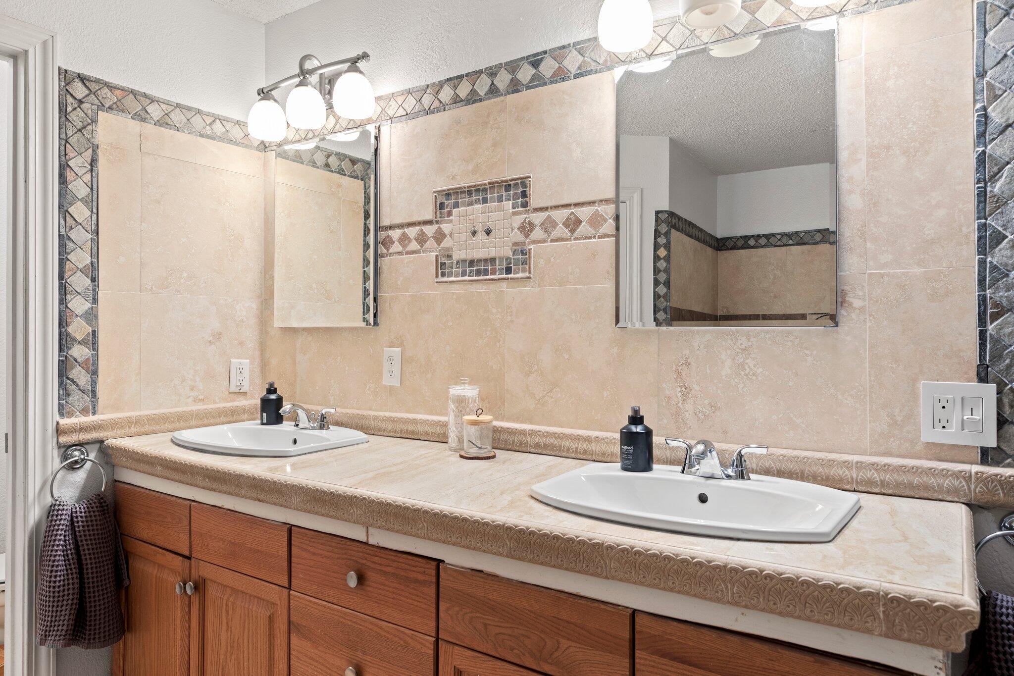 NAVARRE S/D 2ND ADDN - Residential