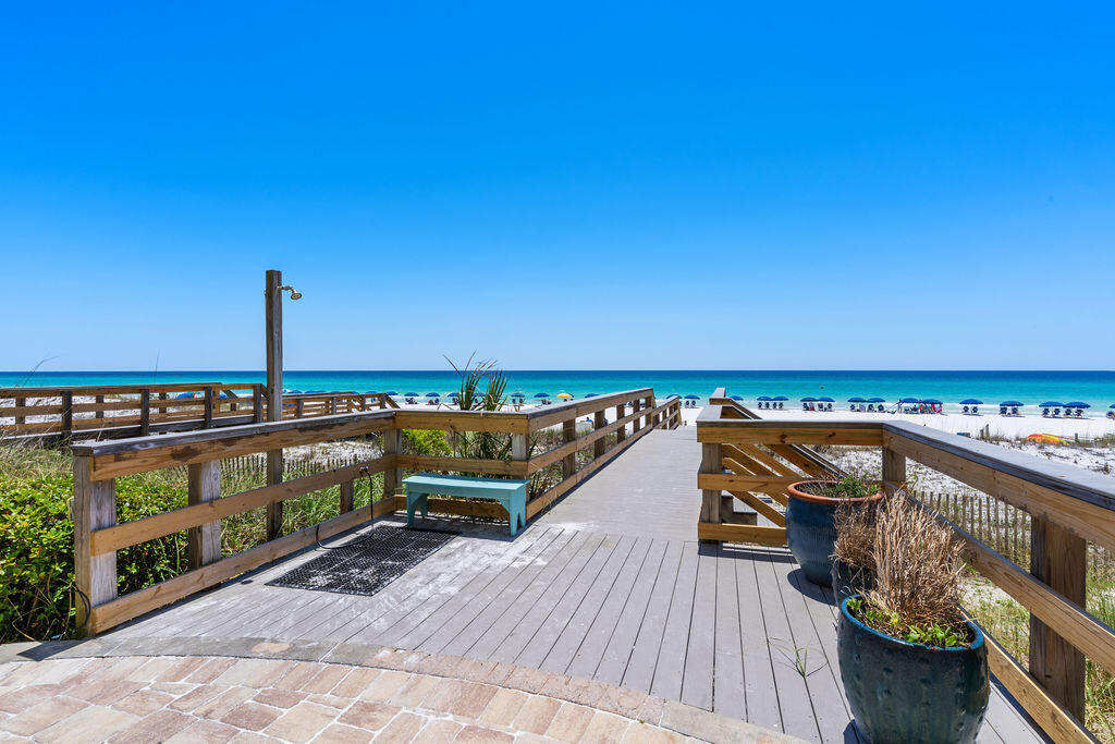 INN AT CRYSTAL BEACH (SUMMERCH - Residential