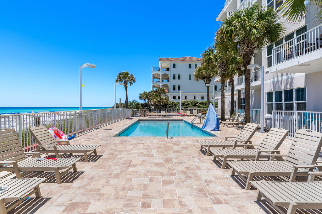 INN AT CRYSTAL BEACH (SUMMERCH - Residential