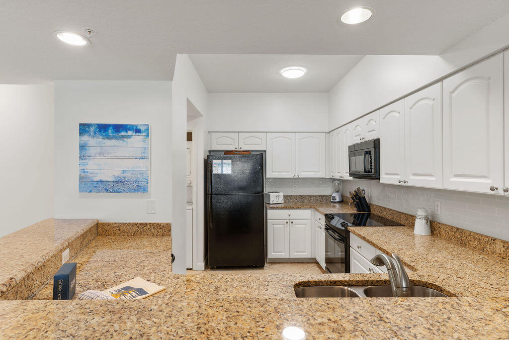INN AT CRYSTAL BEACH (SUMMERCH - Residential