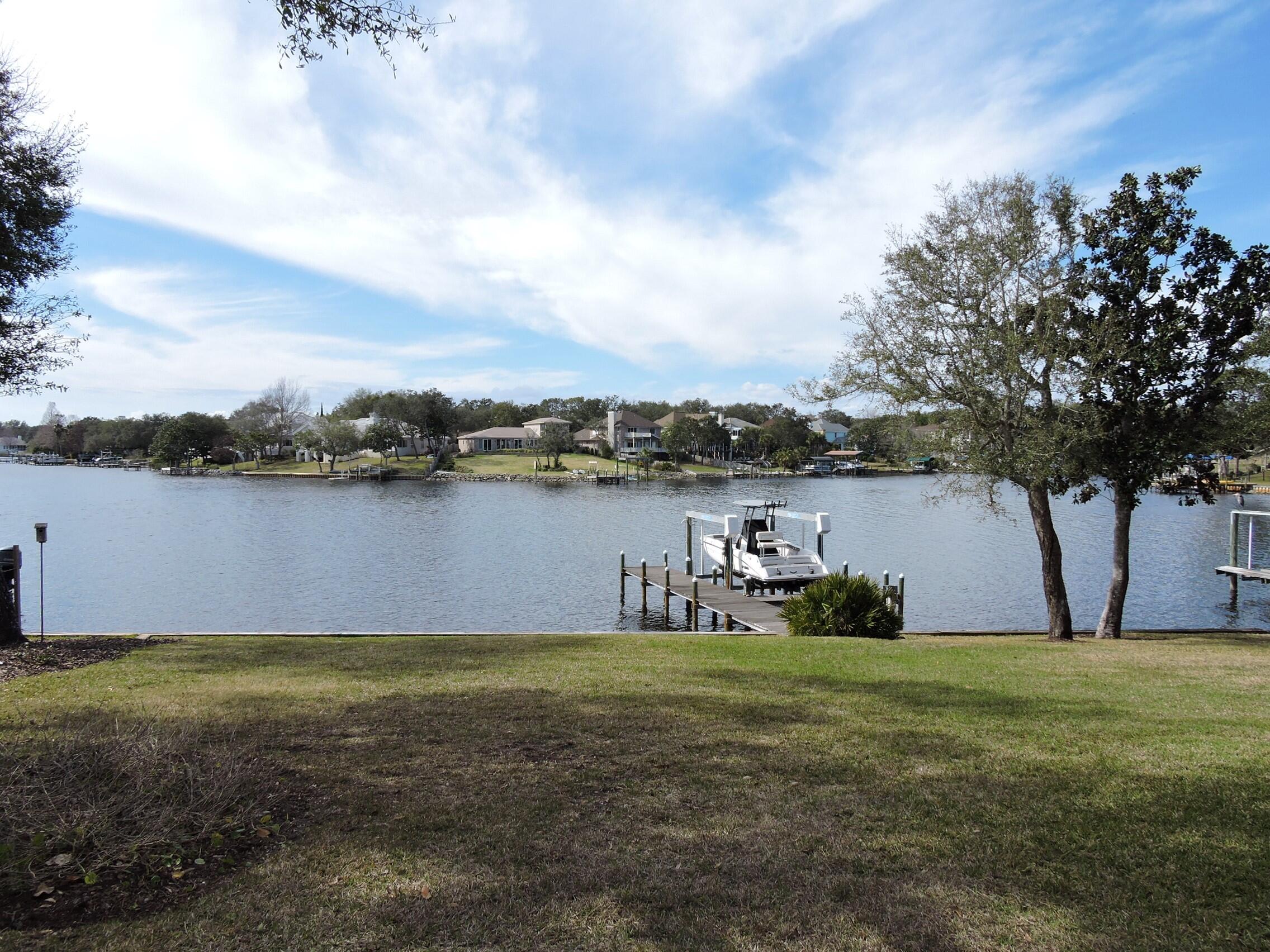 LAKE POINTE (232002.00) - Residential