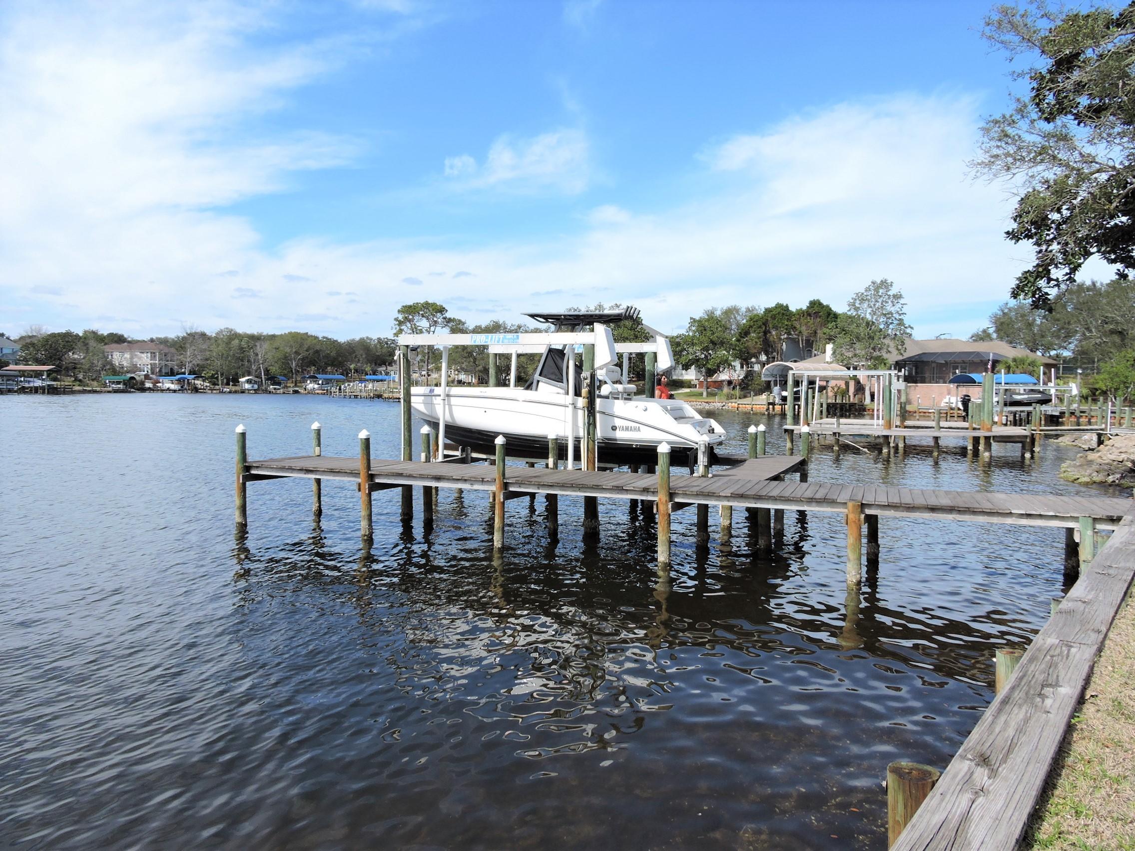 LAKE POINTE (232002.00) - Residential