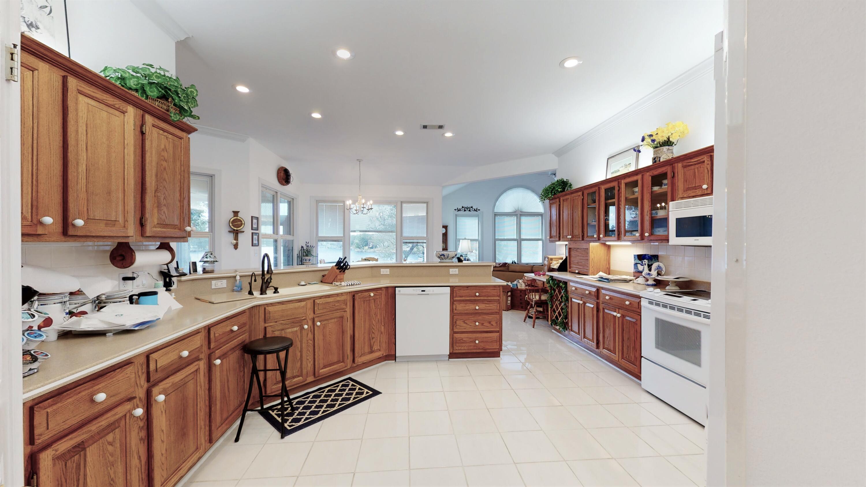 LAKE POINTE (232002.00) - Residential