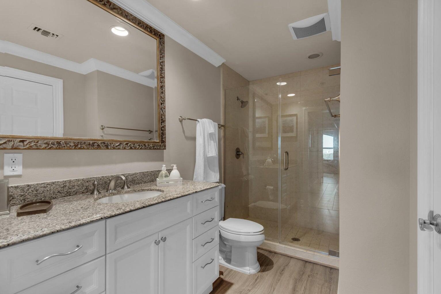EMERALD GRANDE - Residential