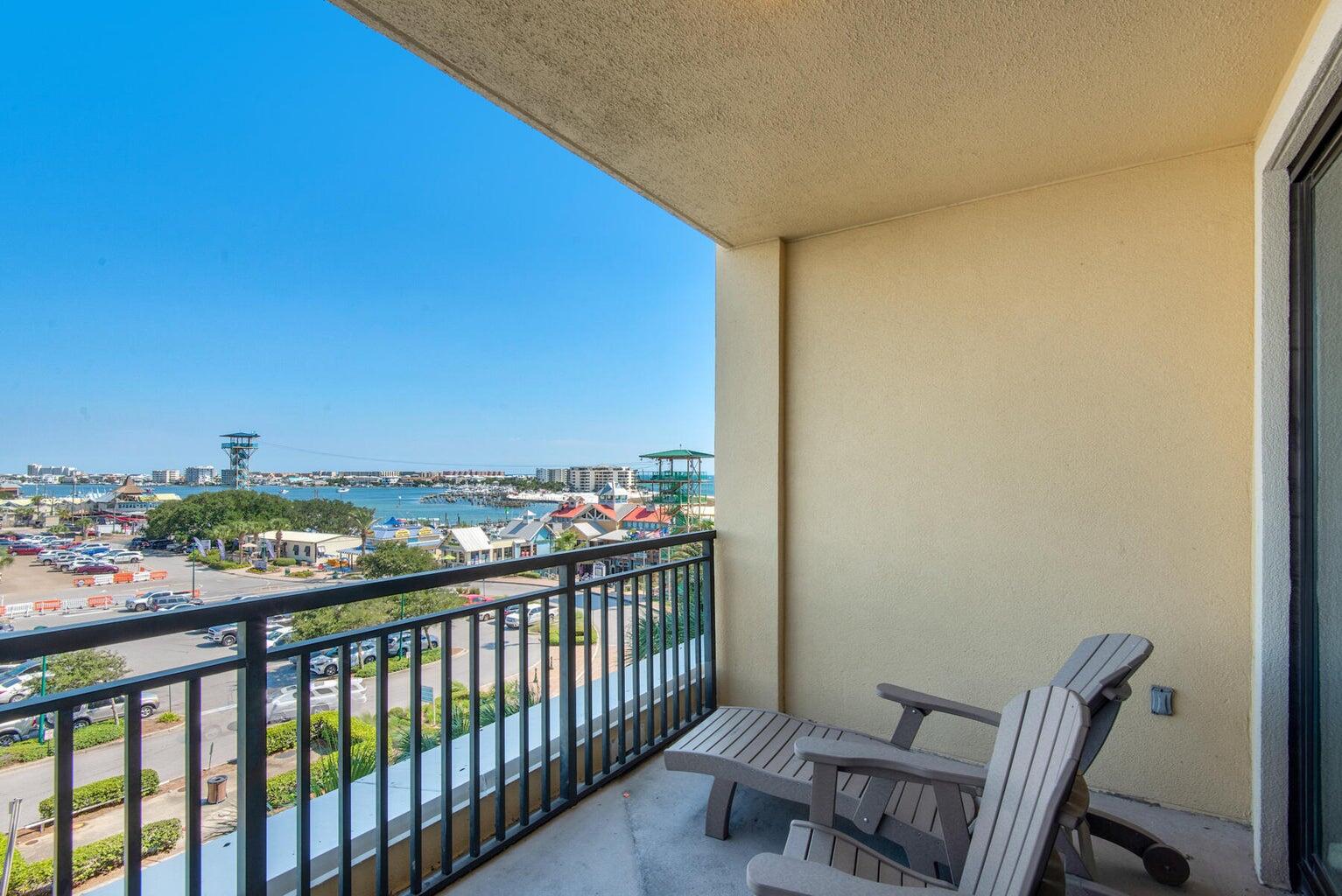 EMERALD GRANDE - Residential