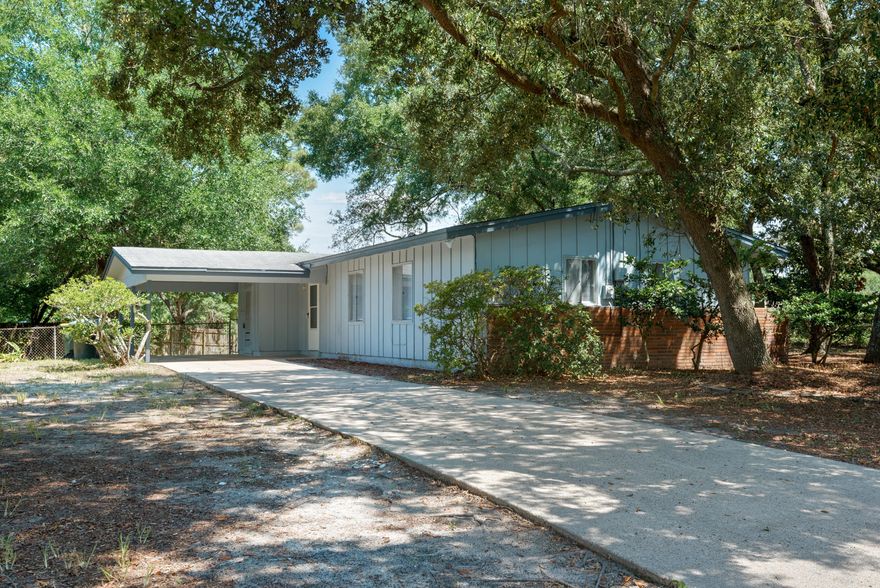 This Beautiful 3/1.5 home is nestled in the heart of Fort Walton Beach and offers plenty of yard space for family and friends to enjoy! Its close to the beach and shopping. Call today to schedule your appointment.Buyer to verify measurements