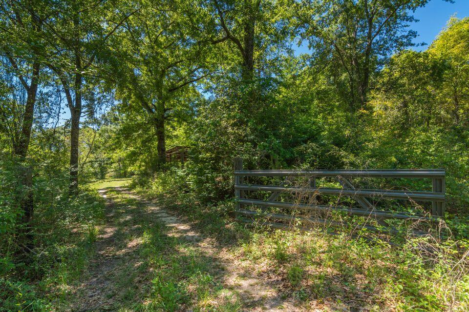 METES & BOUNDS - Land