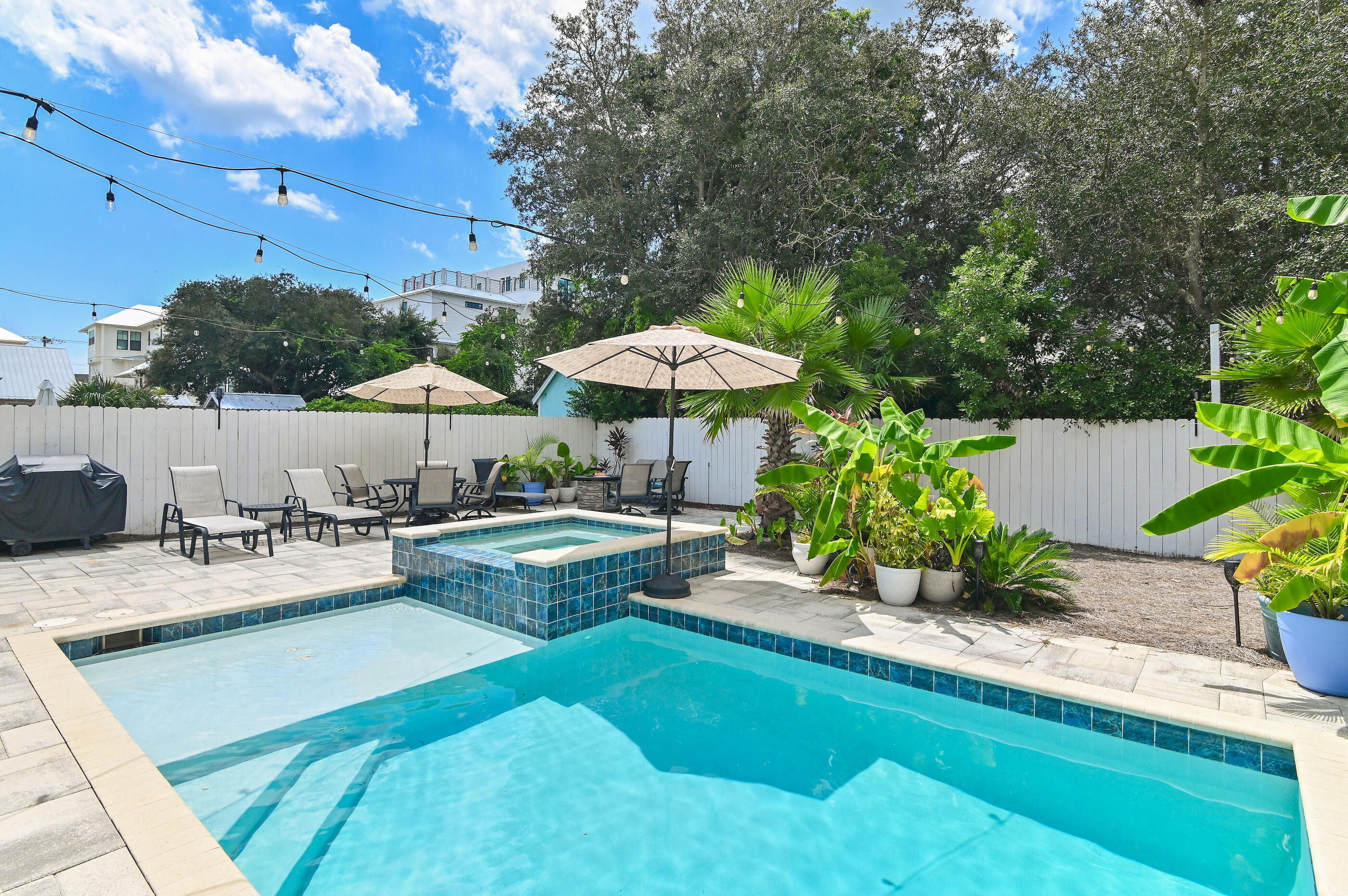 GULF SHORE MANOR - Residential