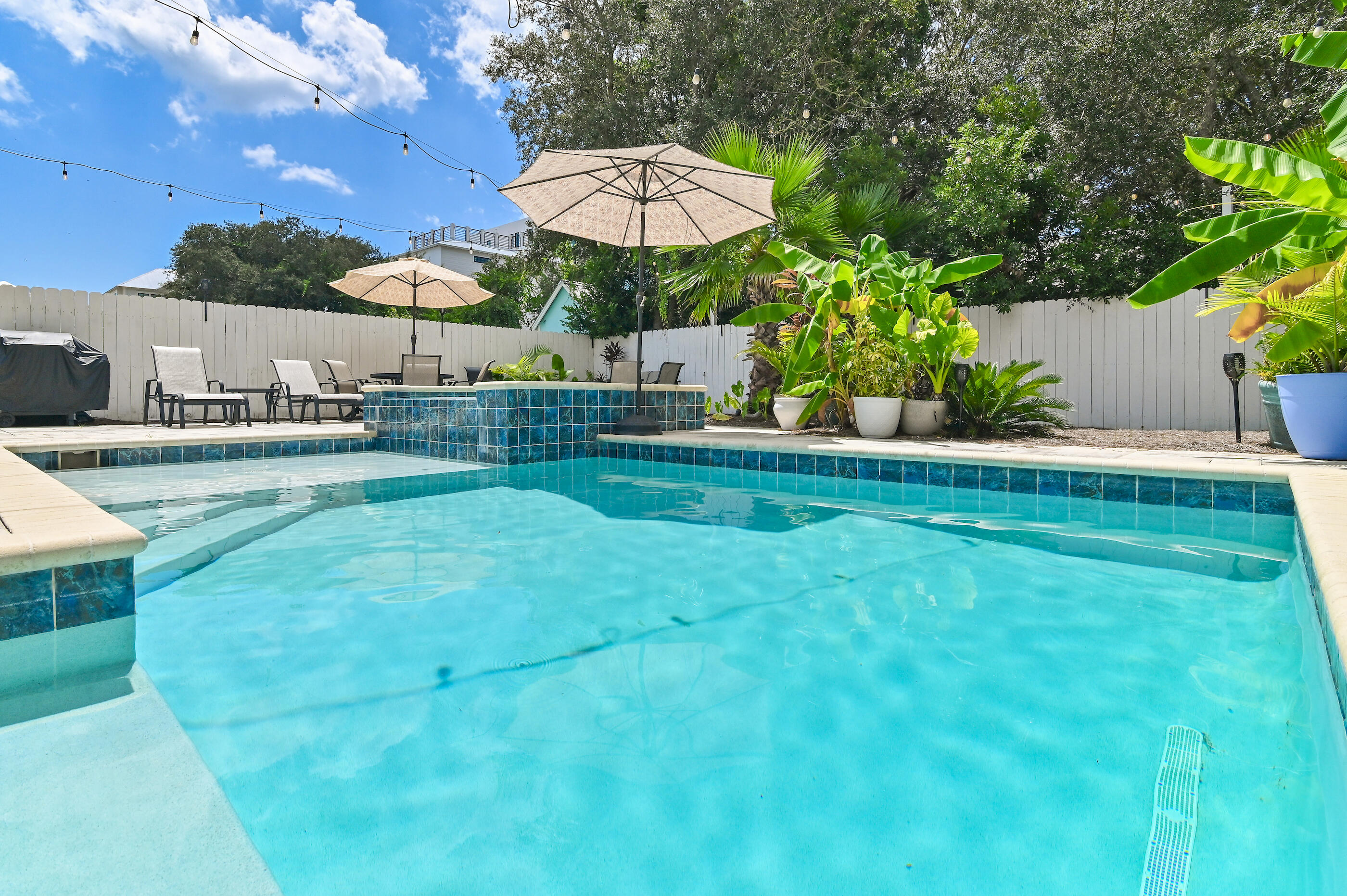 GULF SHORE MANOR - Residential