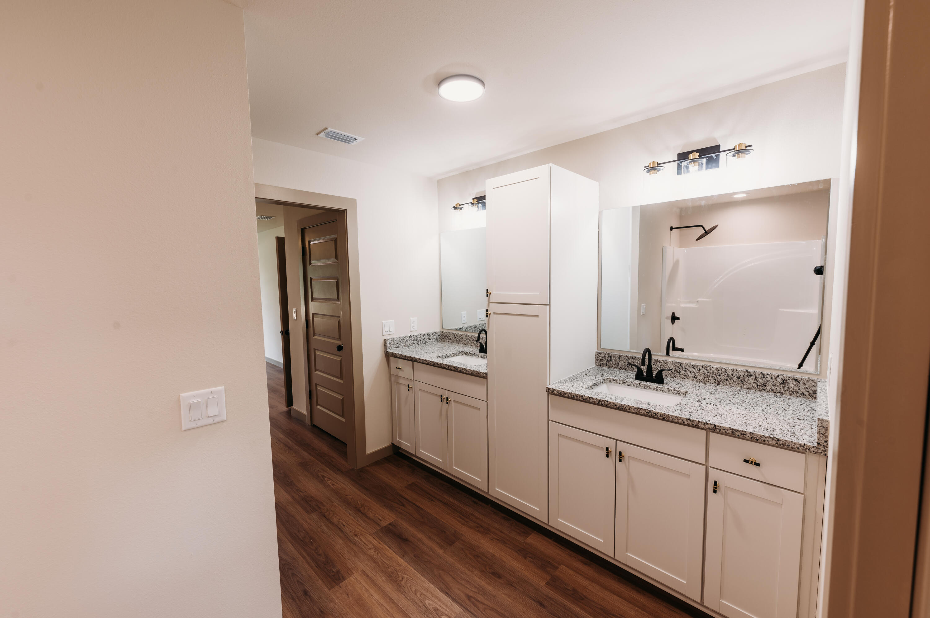 THE PINES - Residential