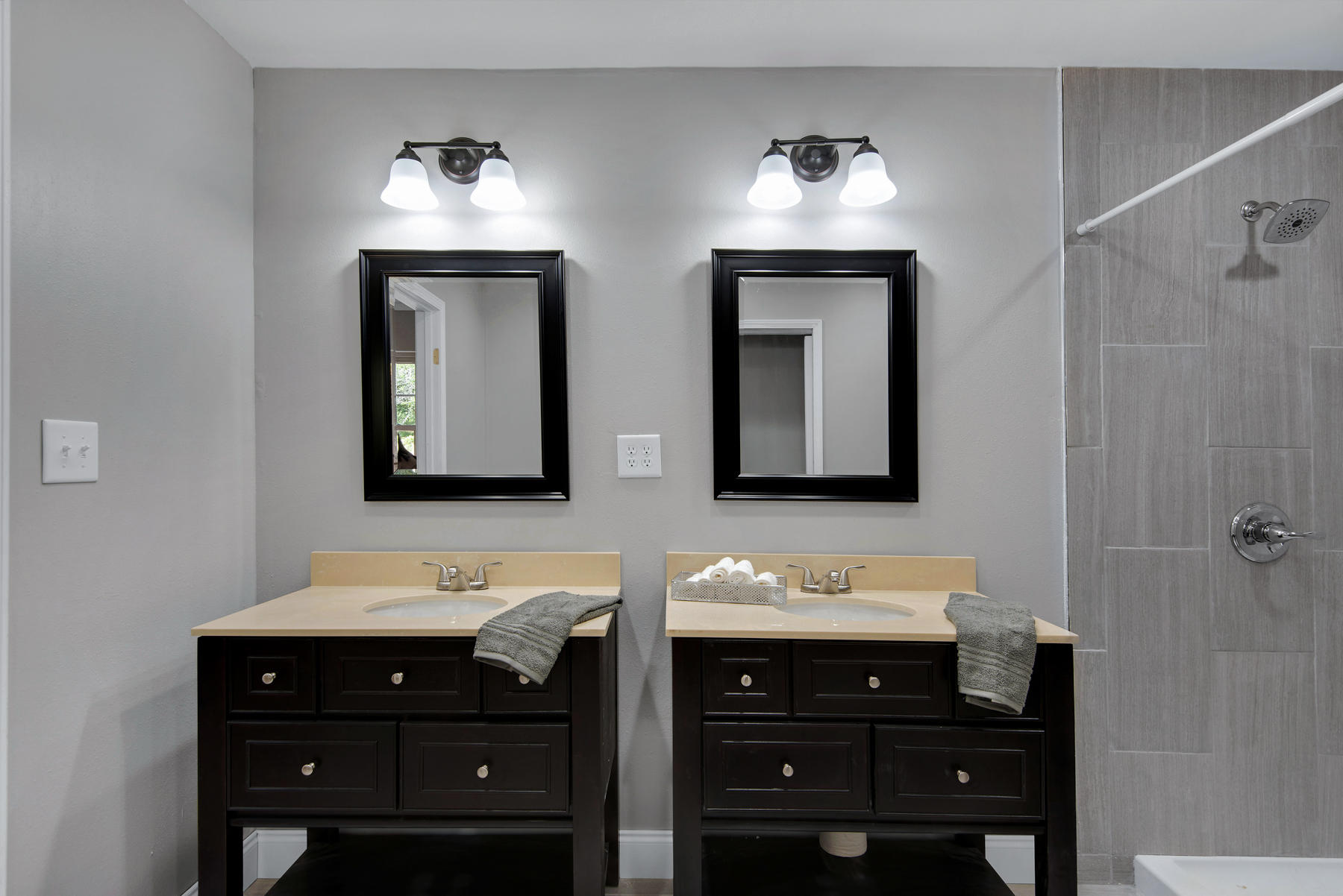 FOREST MANOR 1ST ADDN - Residential