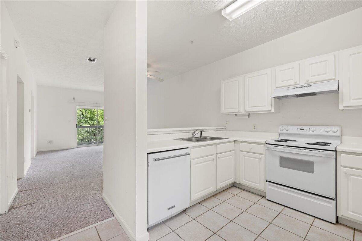 HERONS WATCH CONDO PH 1 - Residential