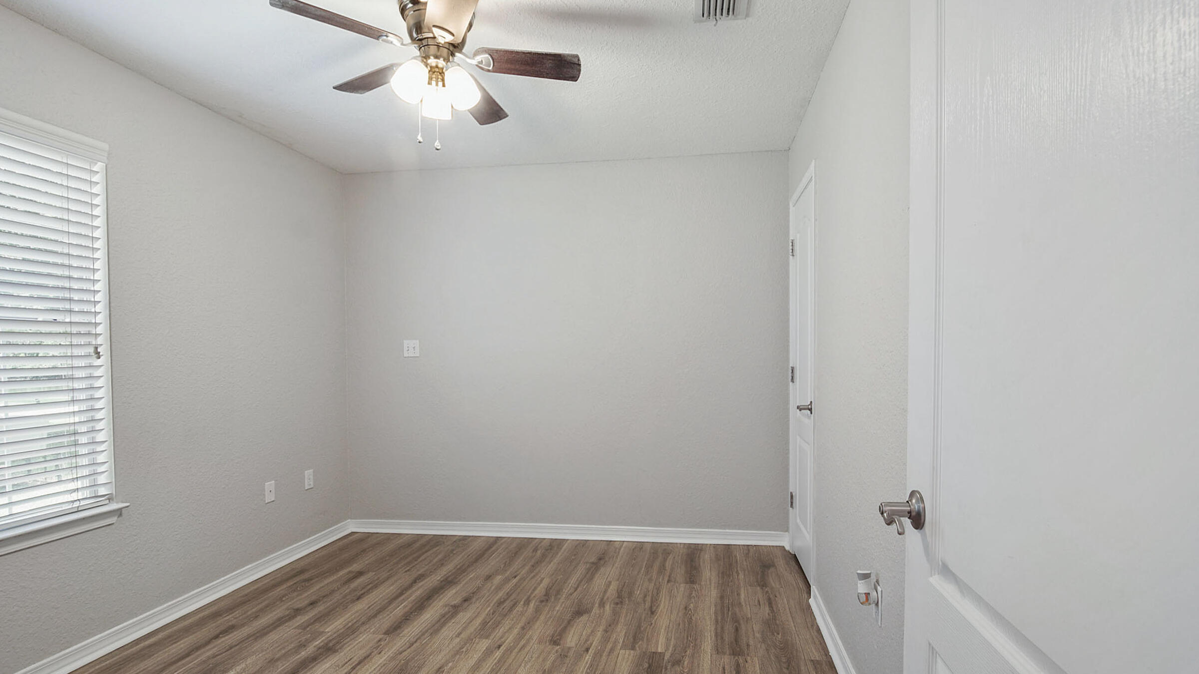 DRIFTWOOD ESTATES - Residential Lease