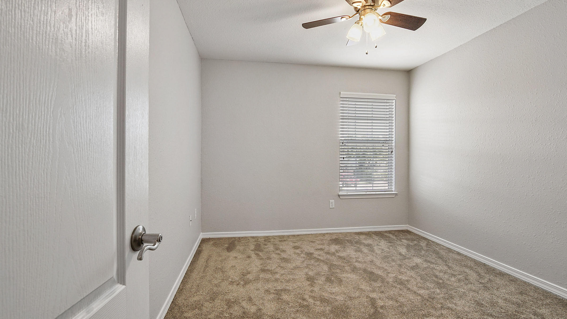 DRIFTWOOD ESTATES - Residential Lease