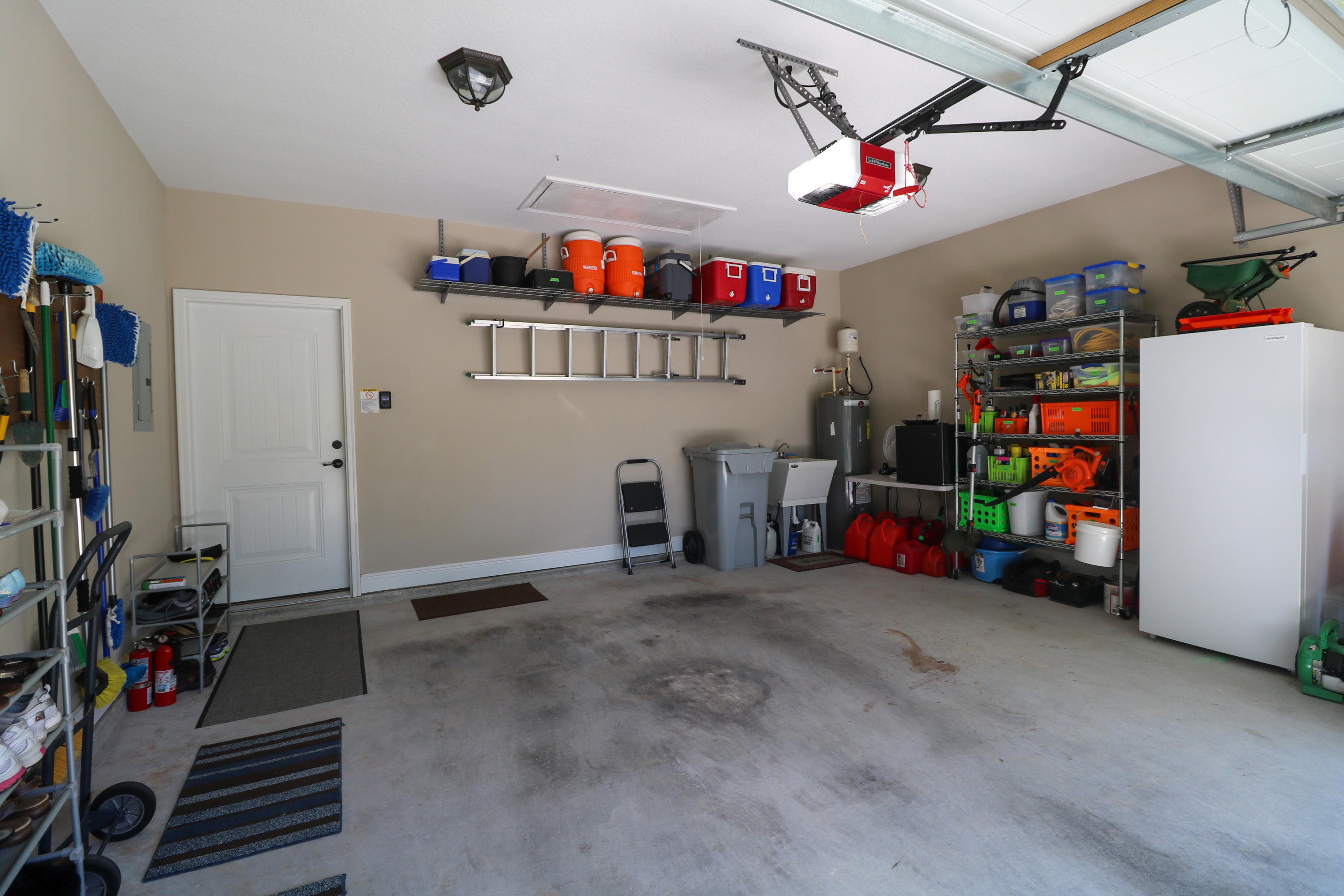 TOM BARROW - Residential