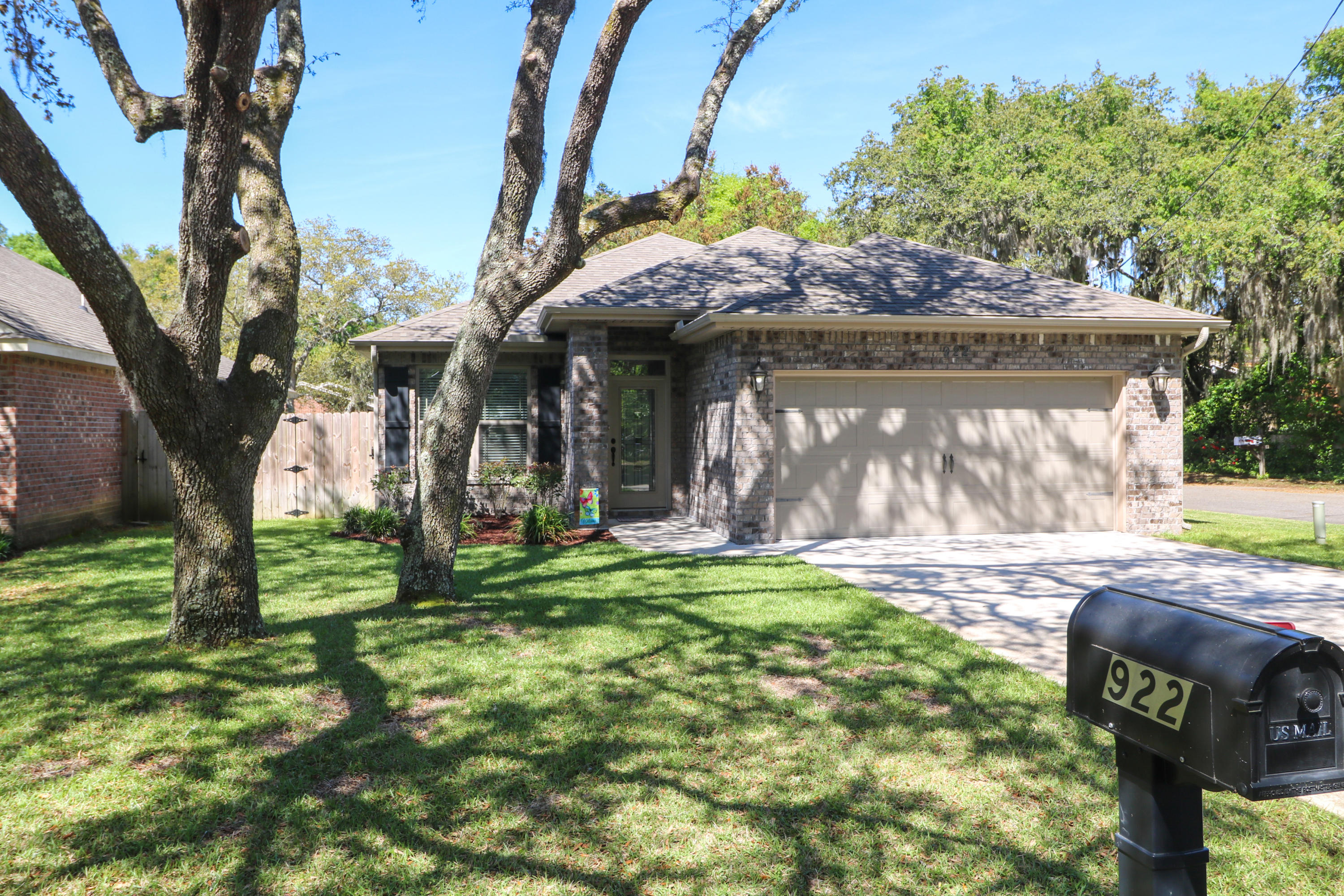 TOM BARROW - Residential