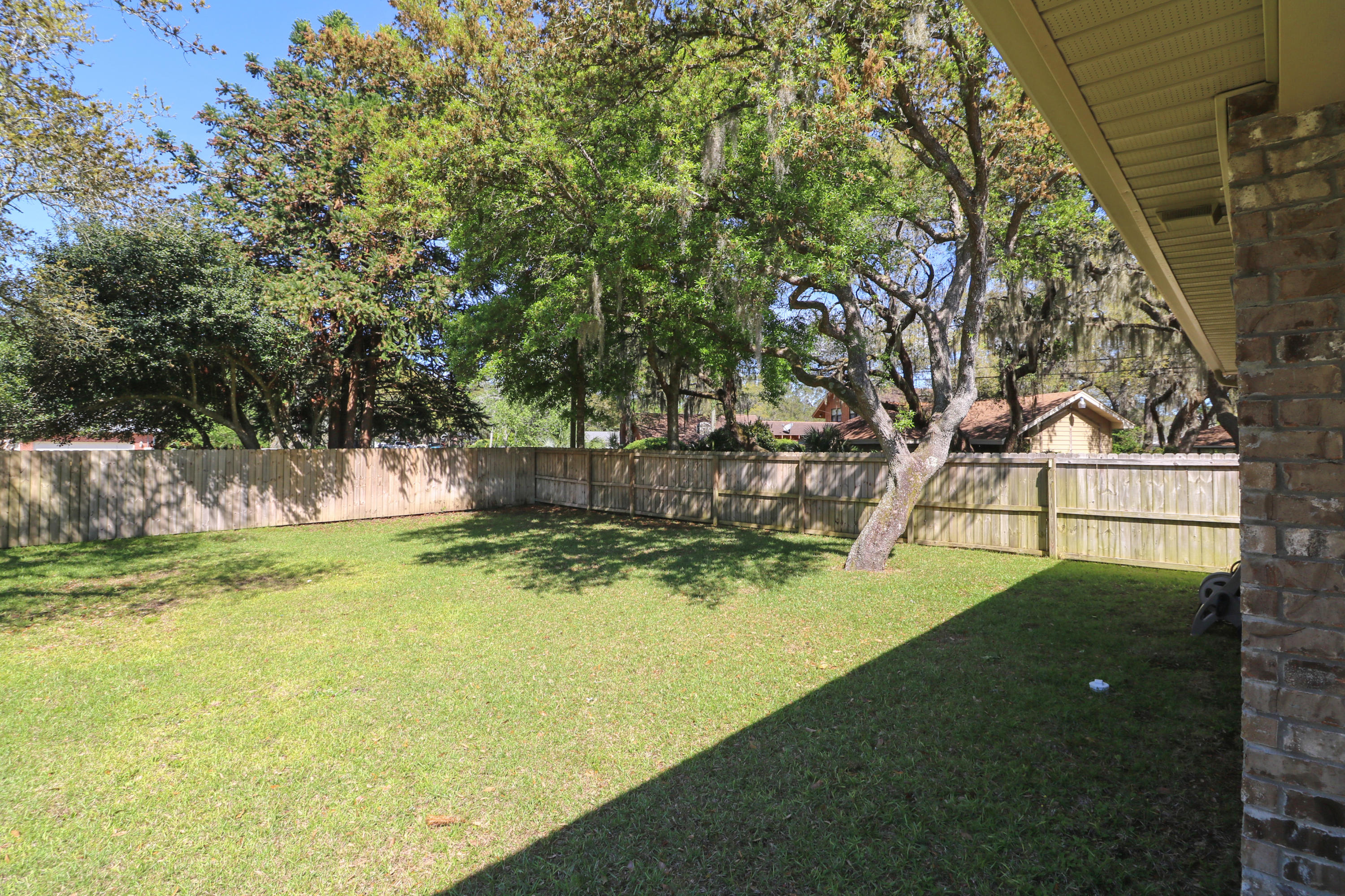 TOM BARROW - Residential