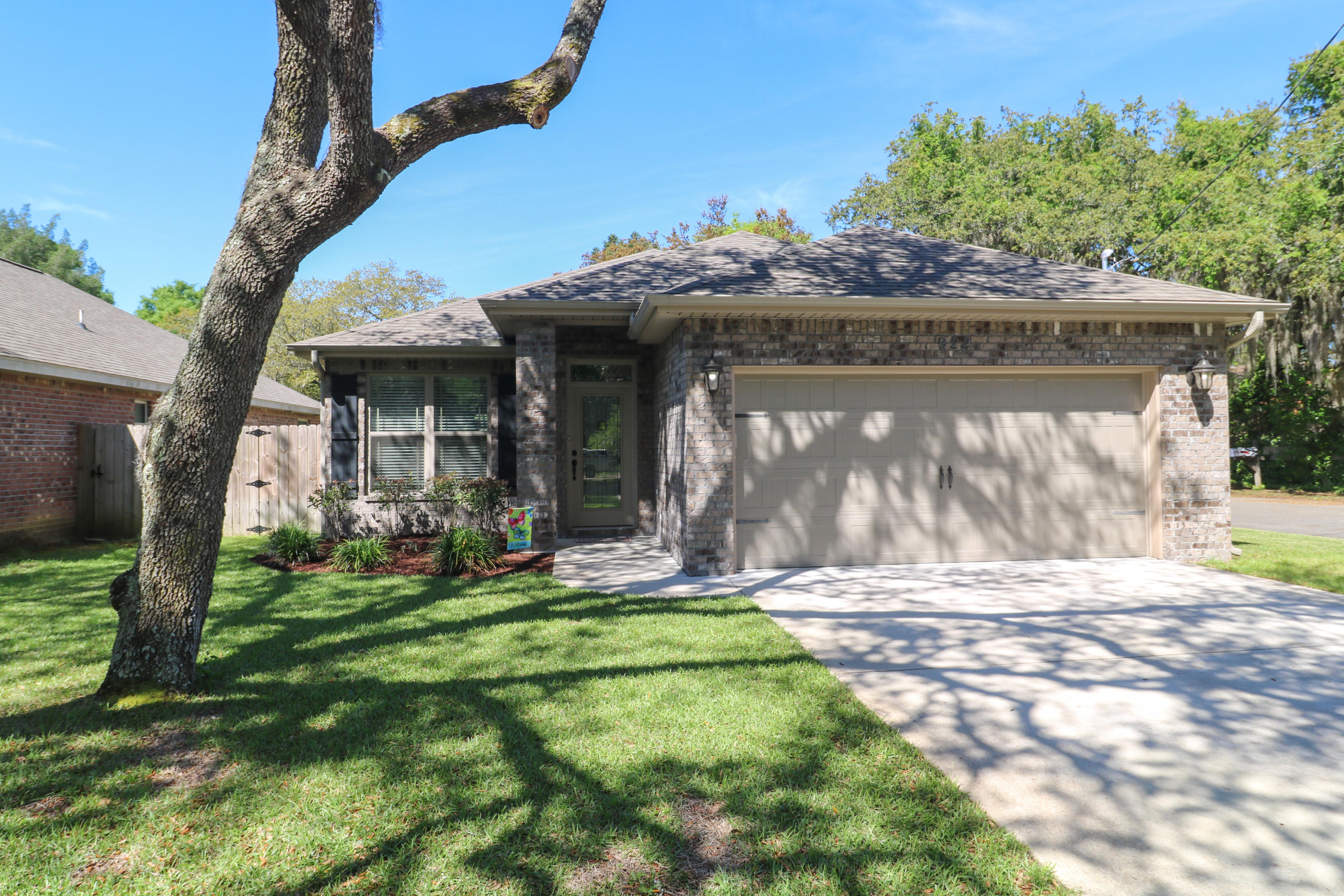 TOM BARROW - Residential