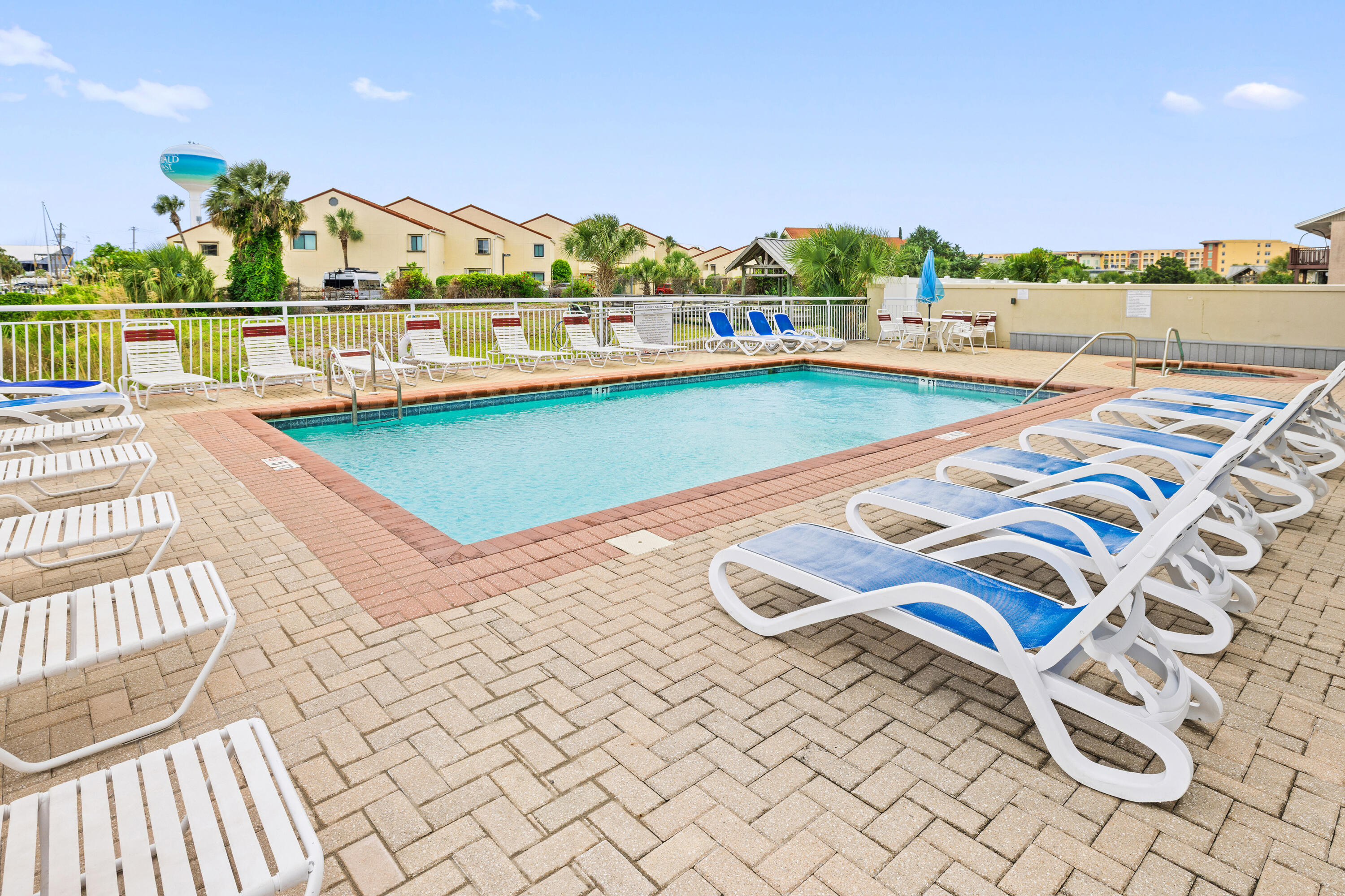 PALM COURT YACHT CLUB - Residential