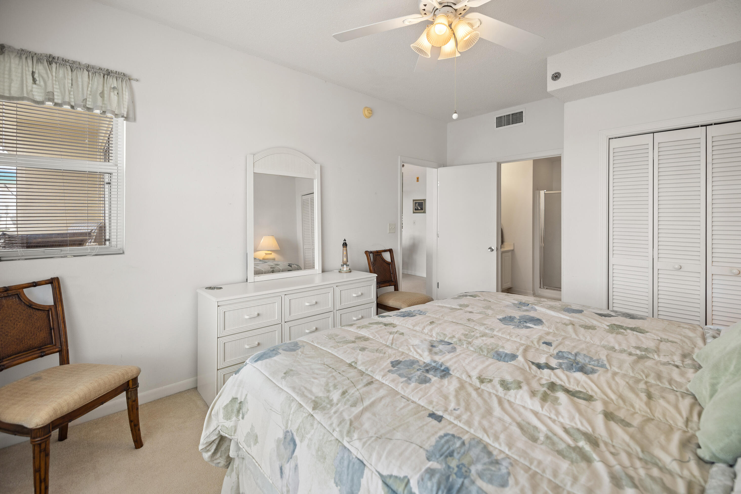 PALM COURT YACHT CLUB - Residential