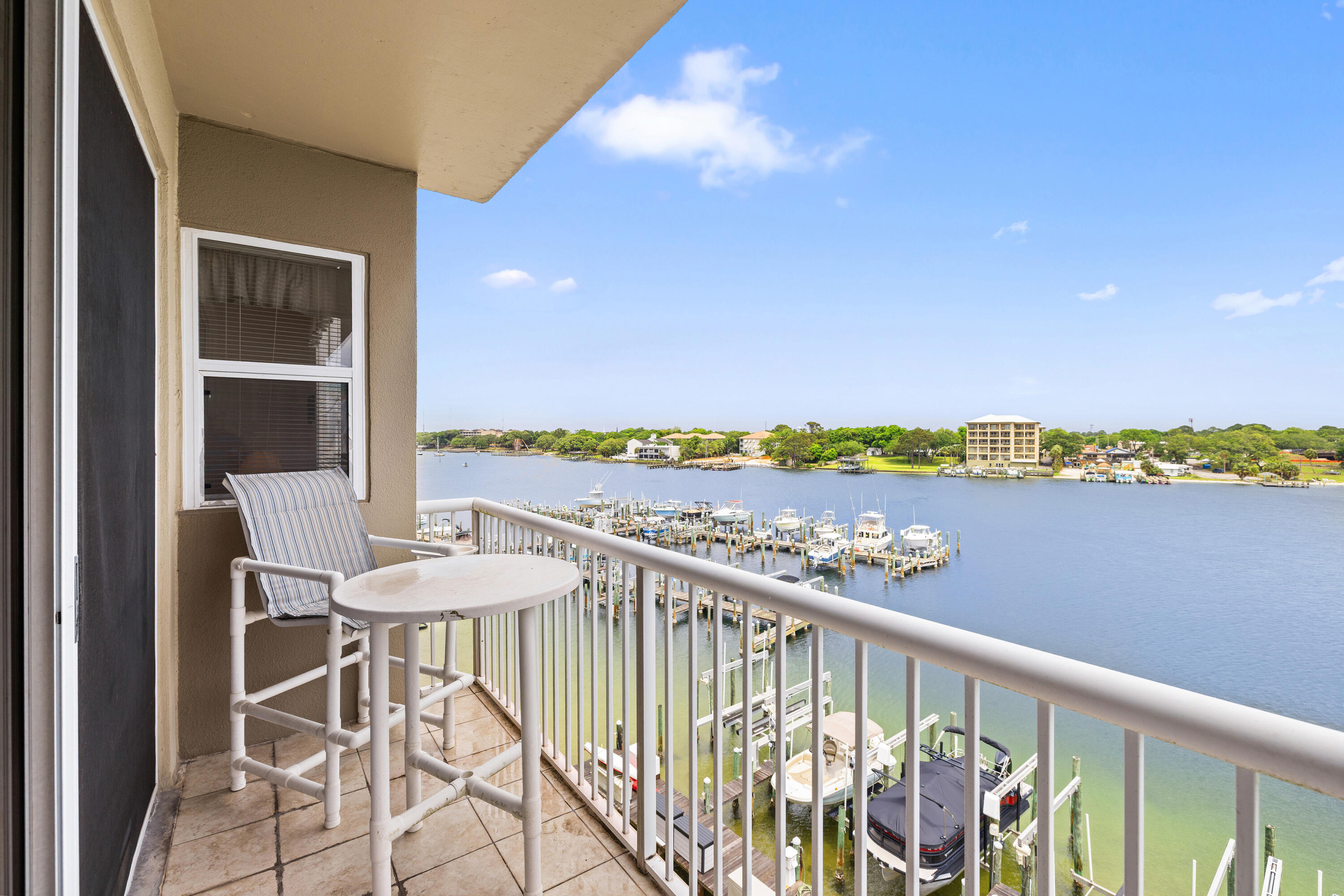 PALM COURT YACHT CLUB - Residential