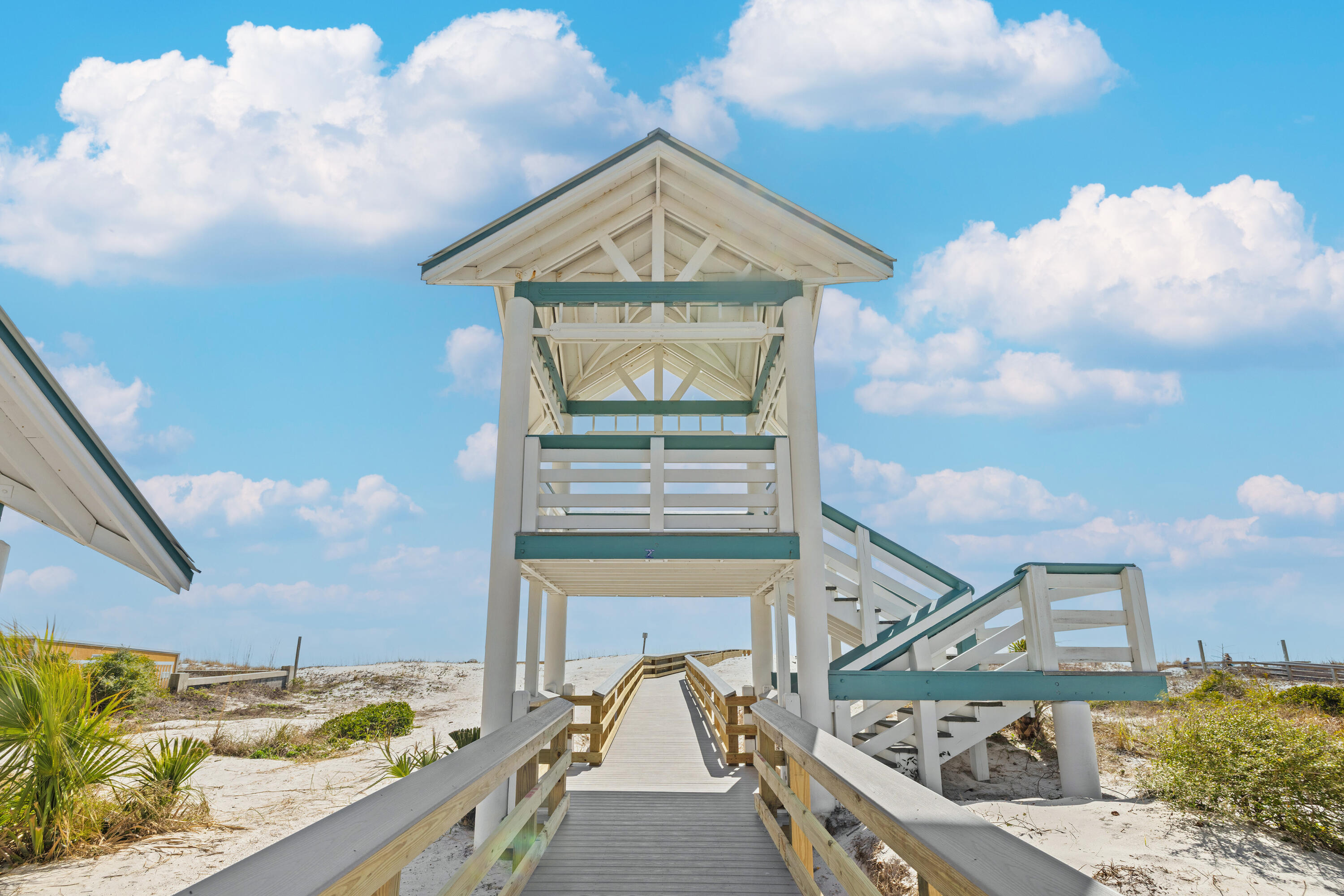 PALM COURT YACHT CLUB - Residential