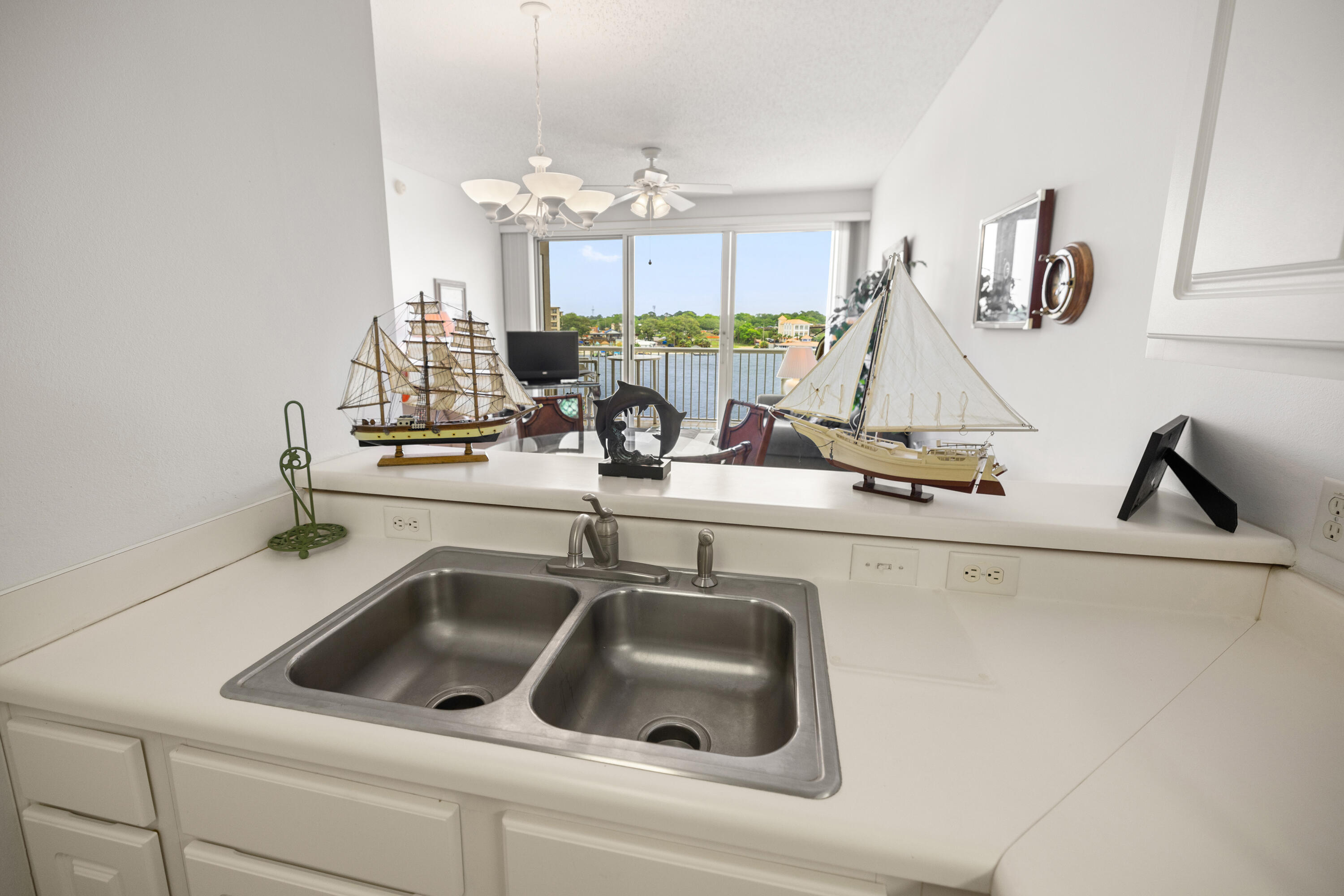 PALM COURT YACHT CLUB - Residential