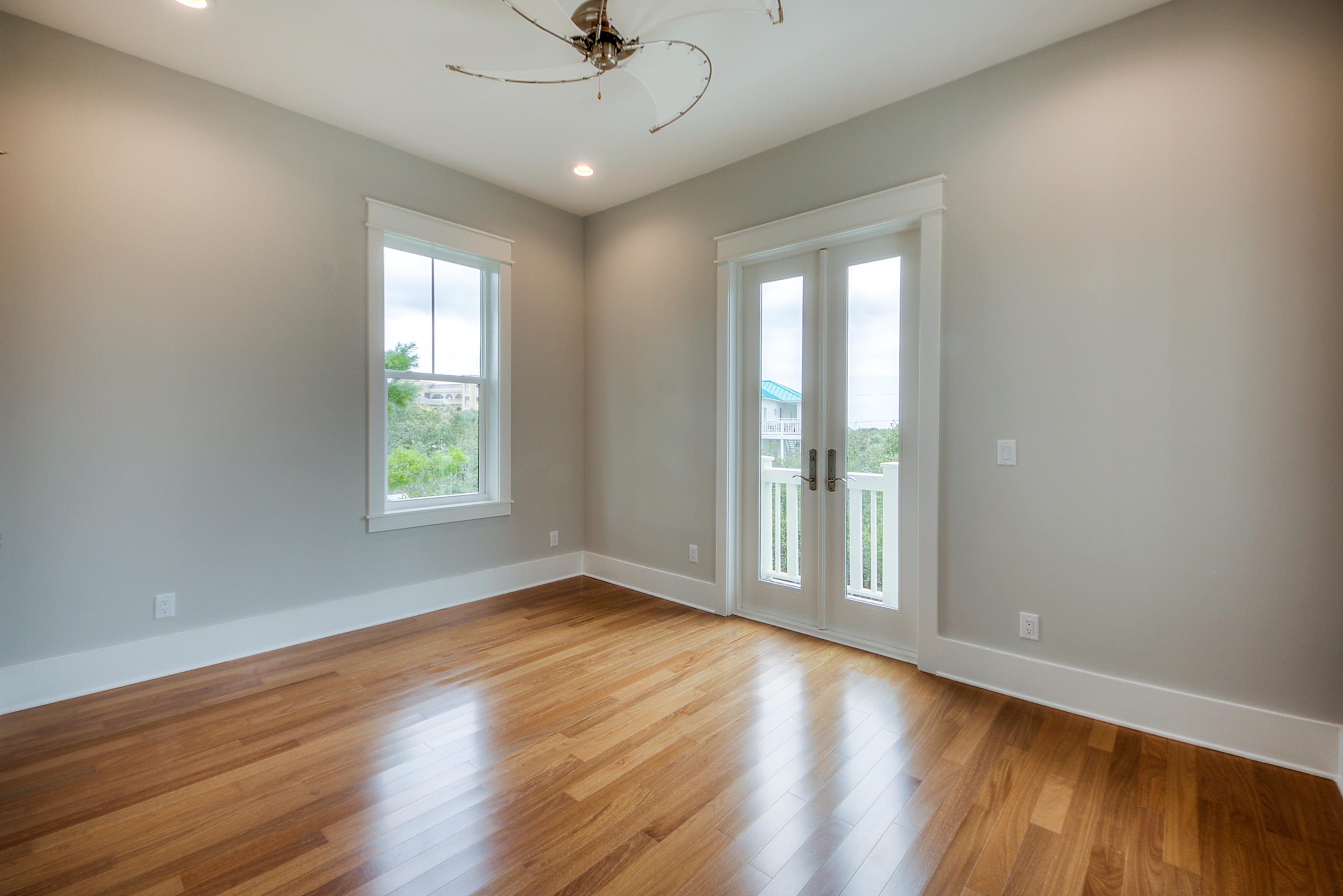 SEABREEZE EAST - Residential