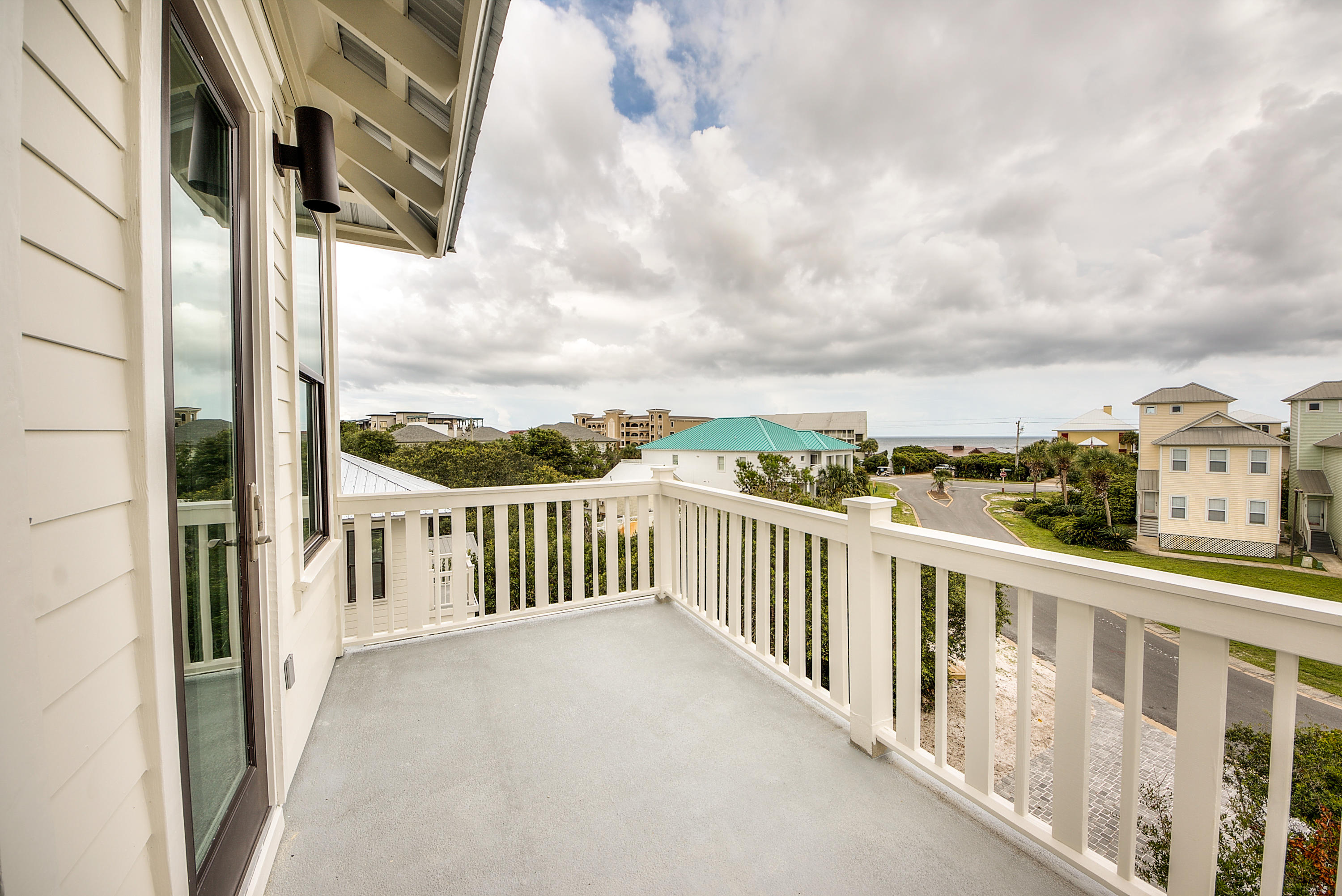 SEABREEZE EAST - Residential