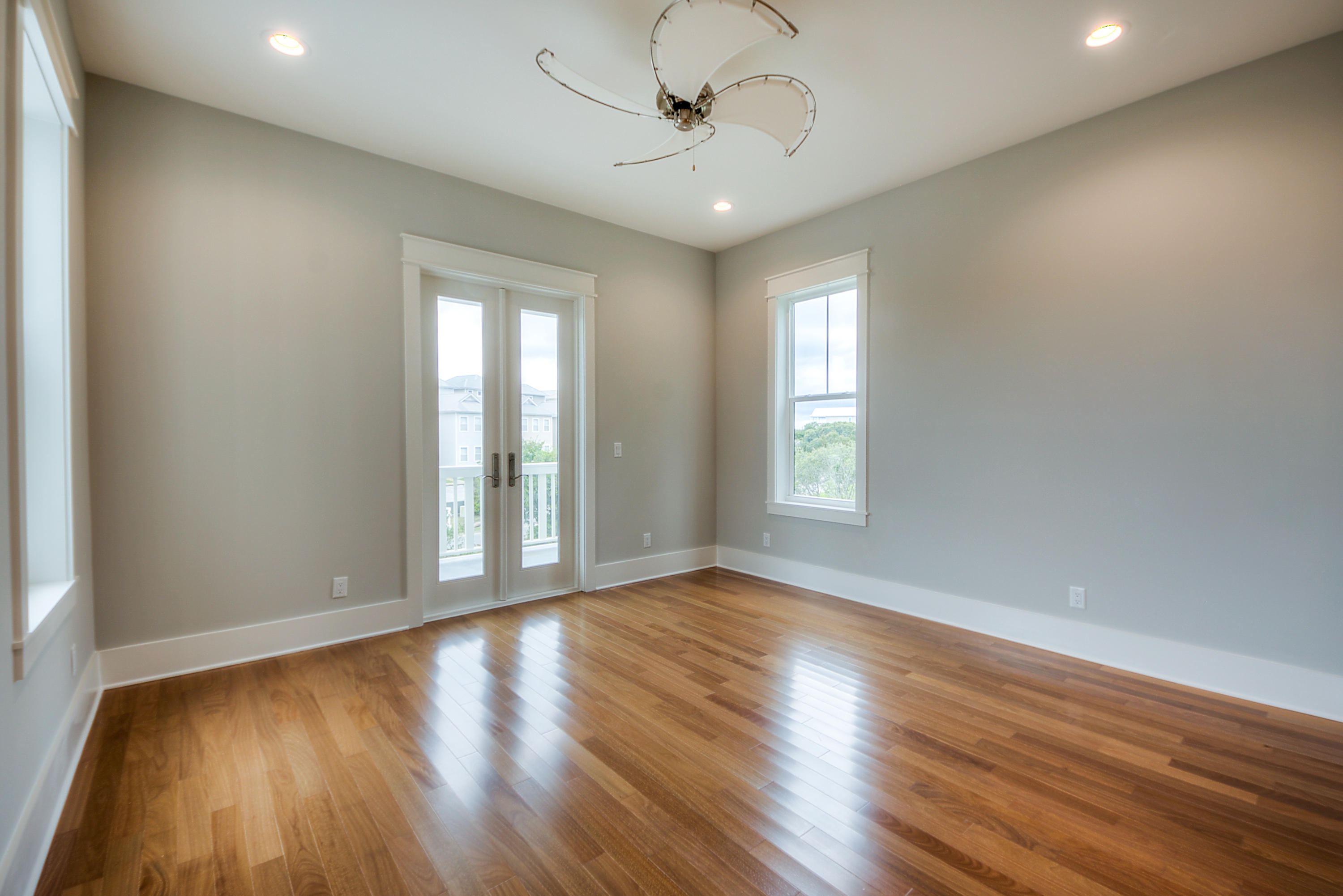 SEABREEZE EAST - Residential