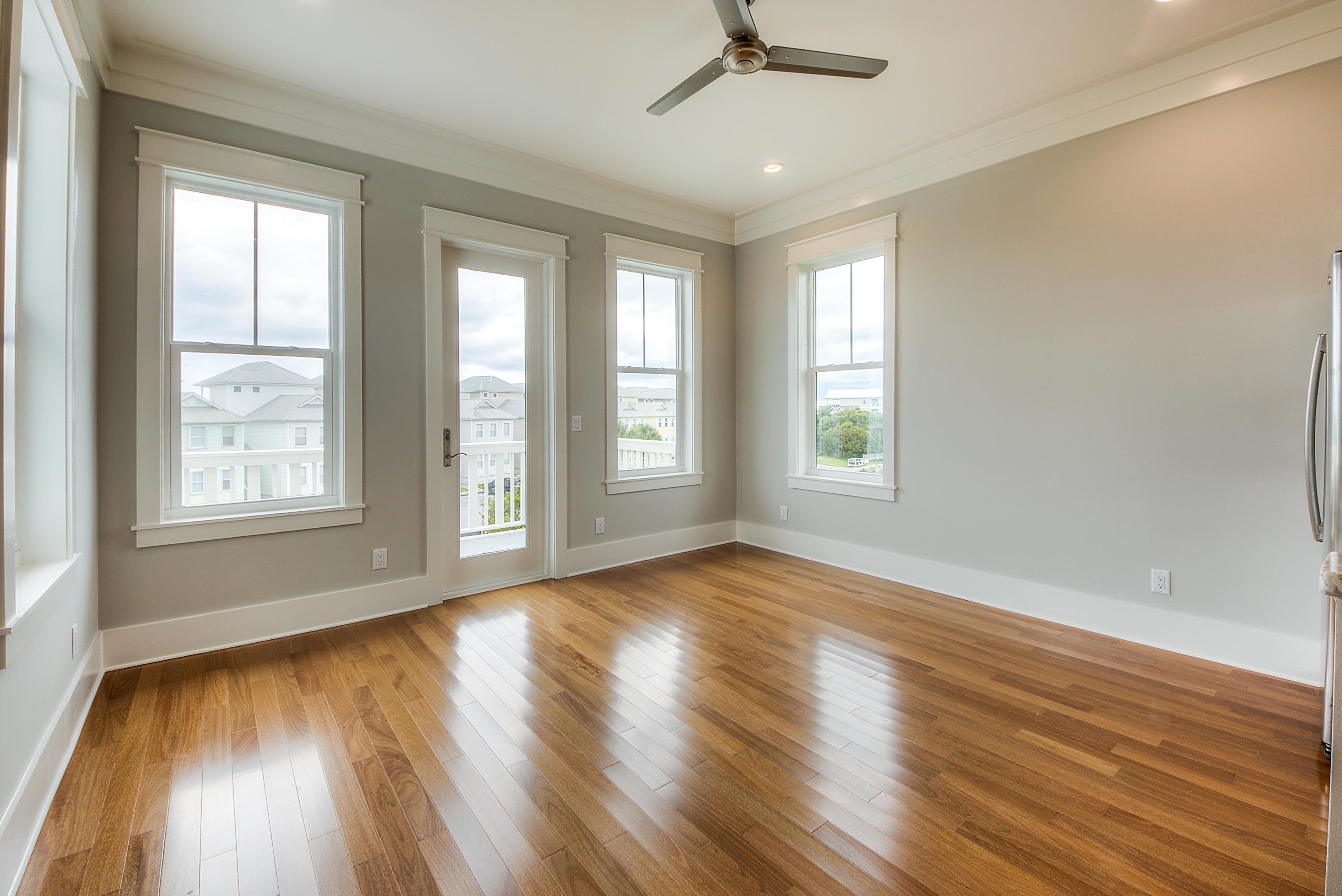 SEABREEZE EAST - Residential