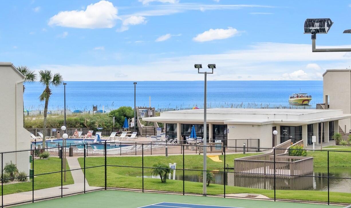 SUGAR BEACH T/H - Residential