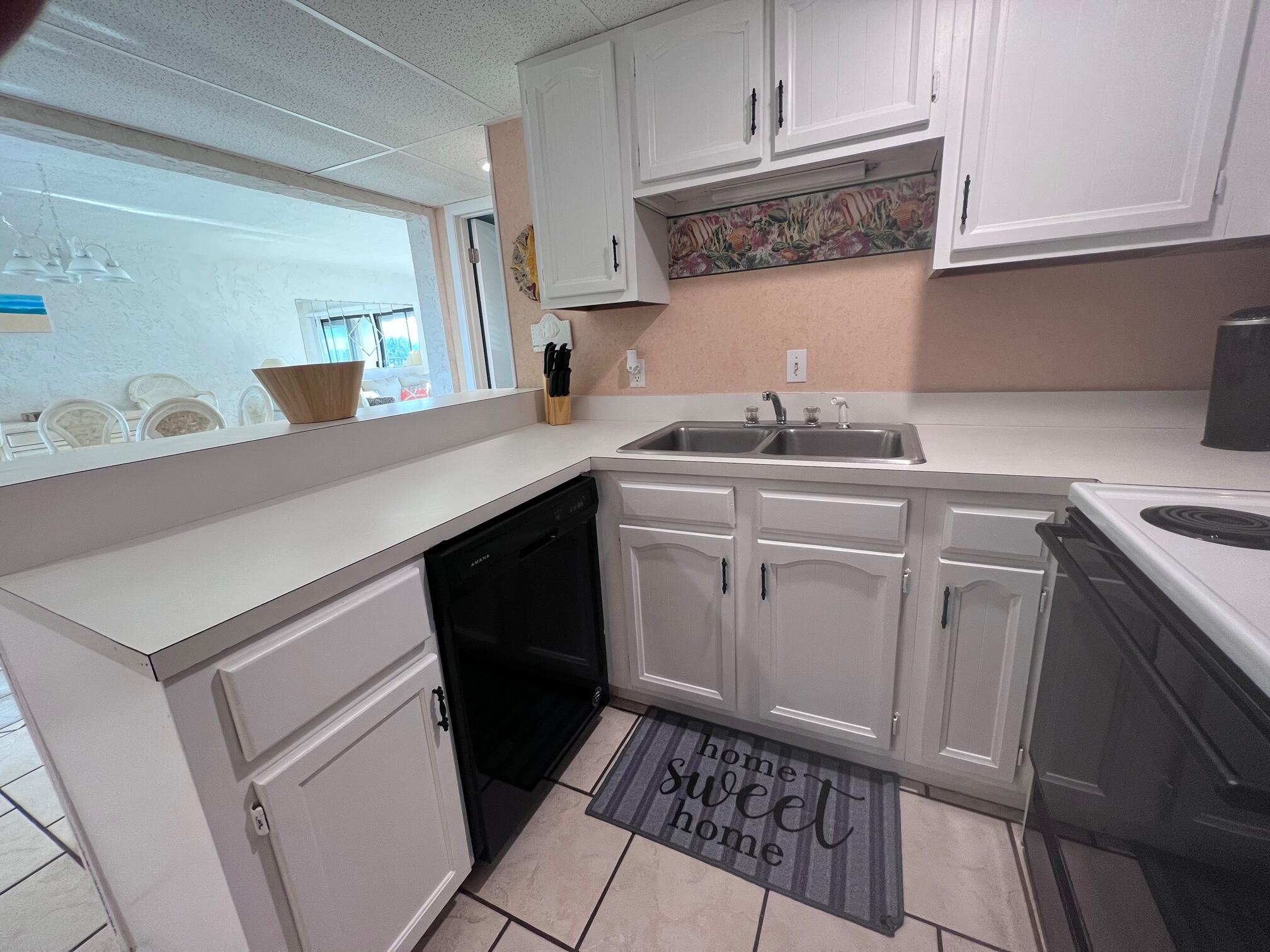 SUGAR BEACH T/H - Residential