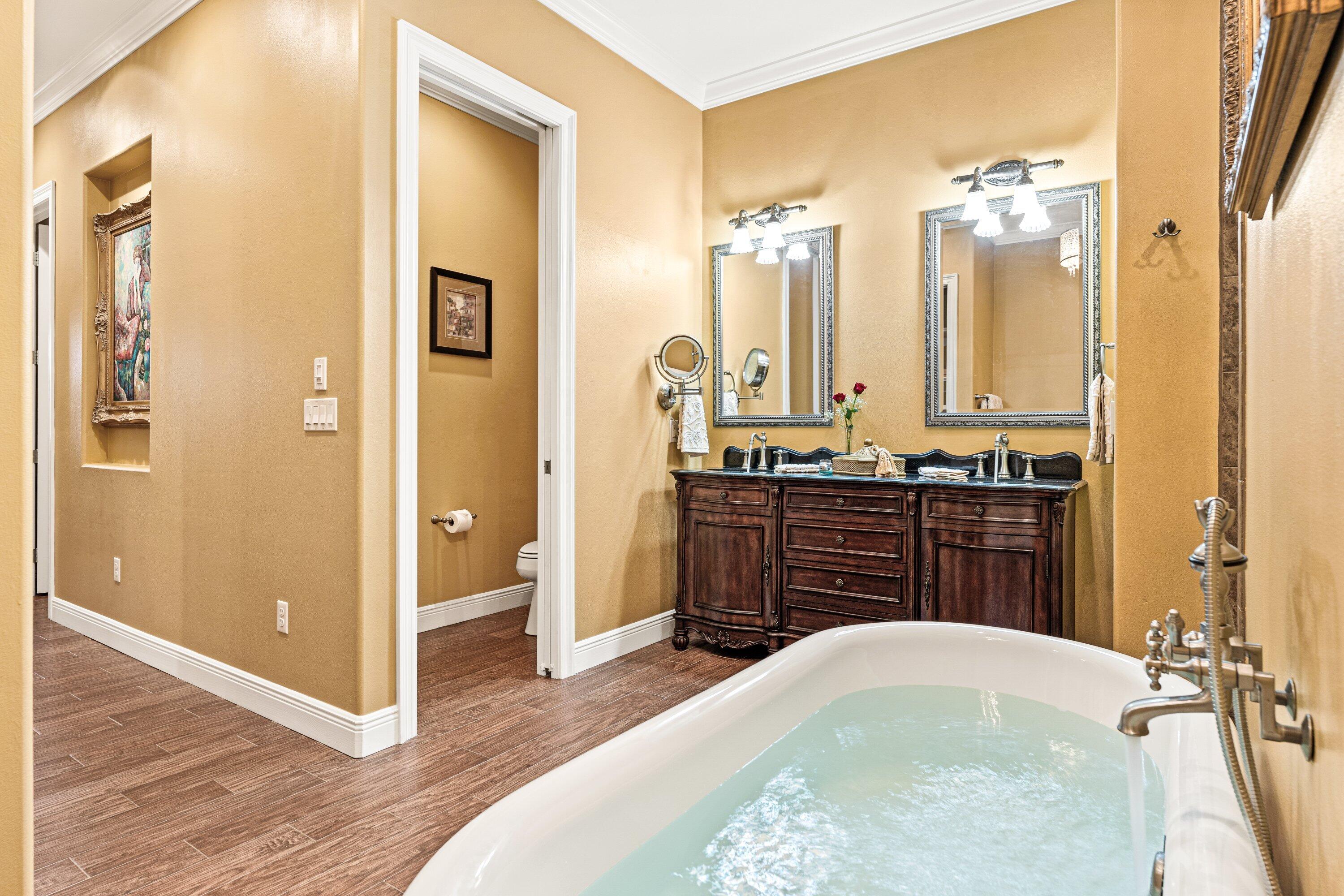 BAYTOWNE AVE - Residential