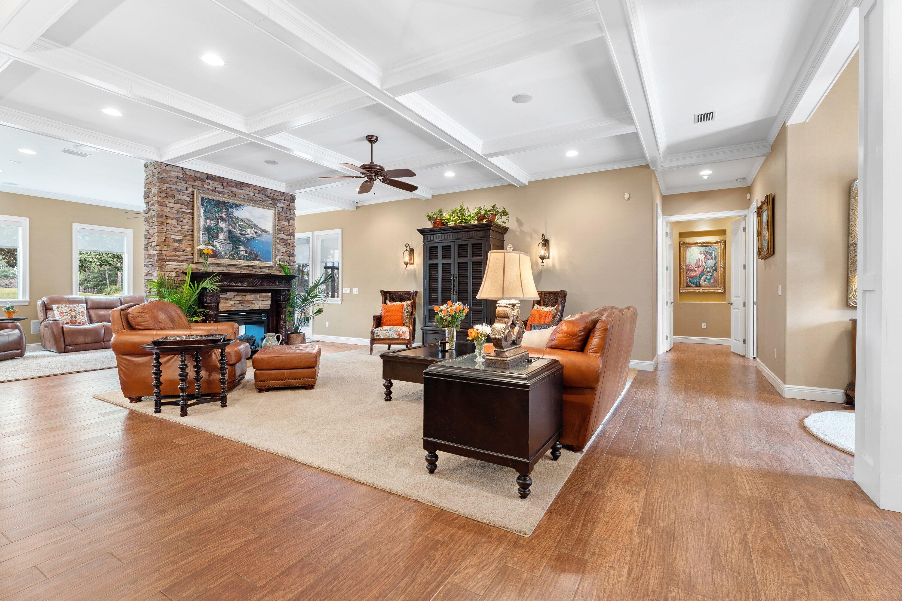 BAYTOWNE AVE - Residential