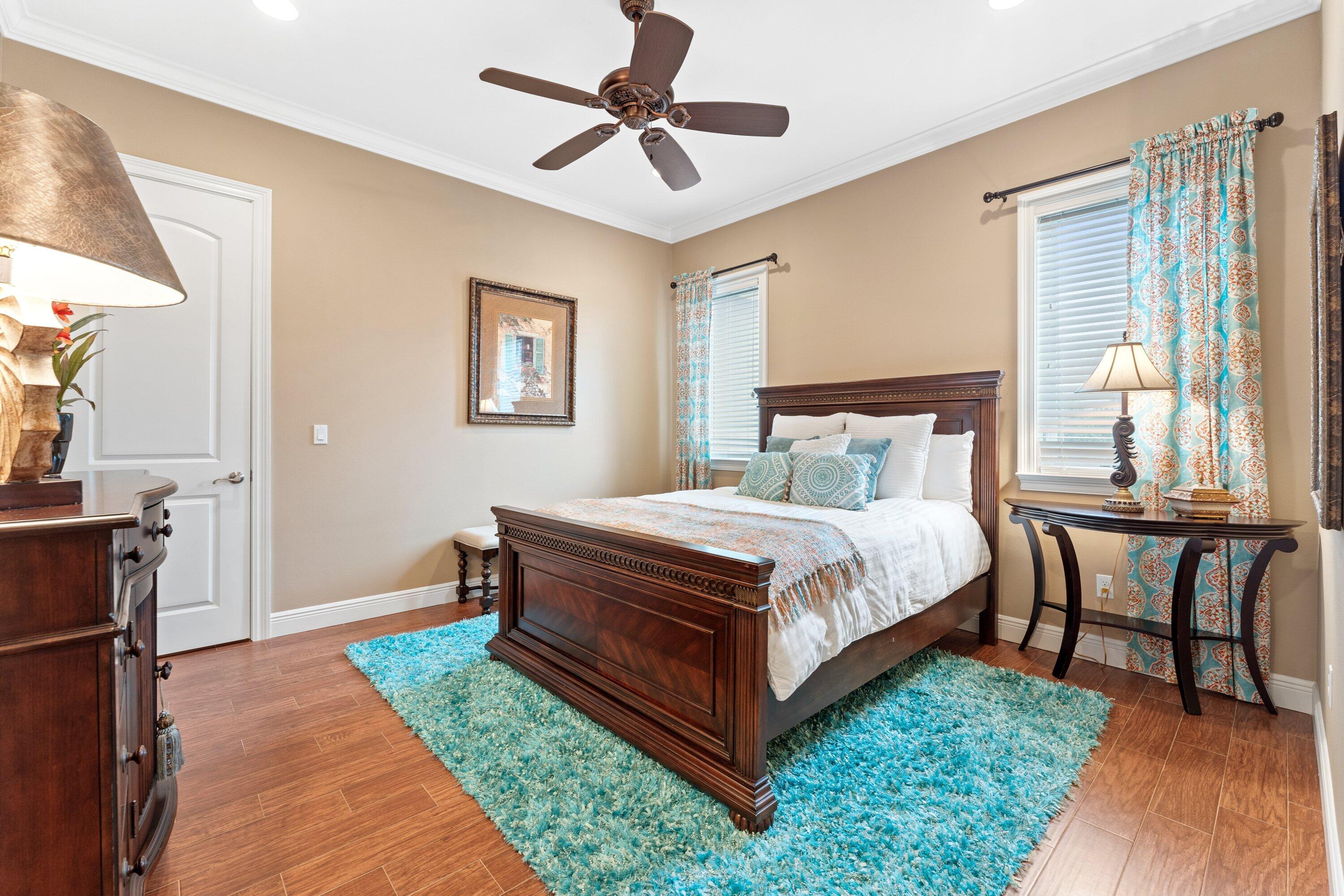 BAYTOWNE AVE - Residential