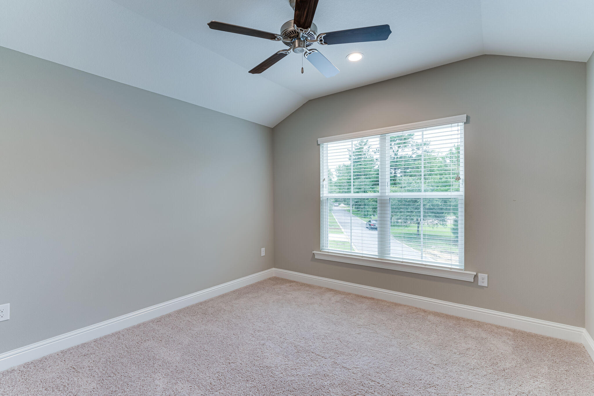 LAUREL OAKS S/D - Residential