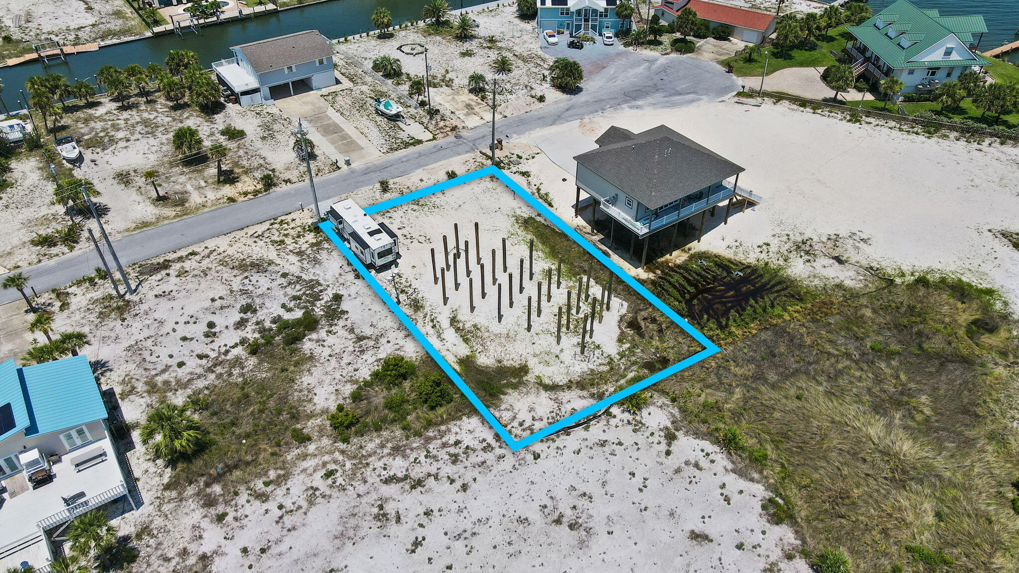 NO RECORDED SUBDIVISION - Land
