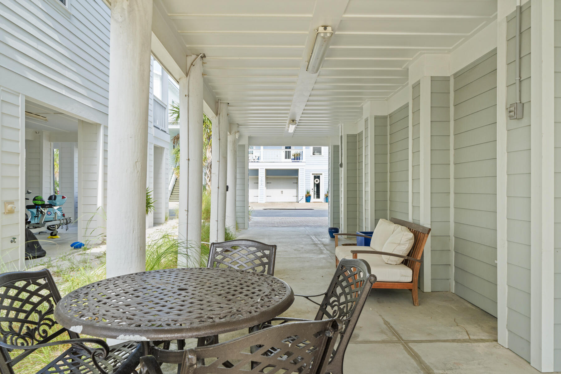 BY THE SEA - Residential
