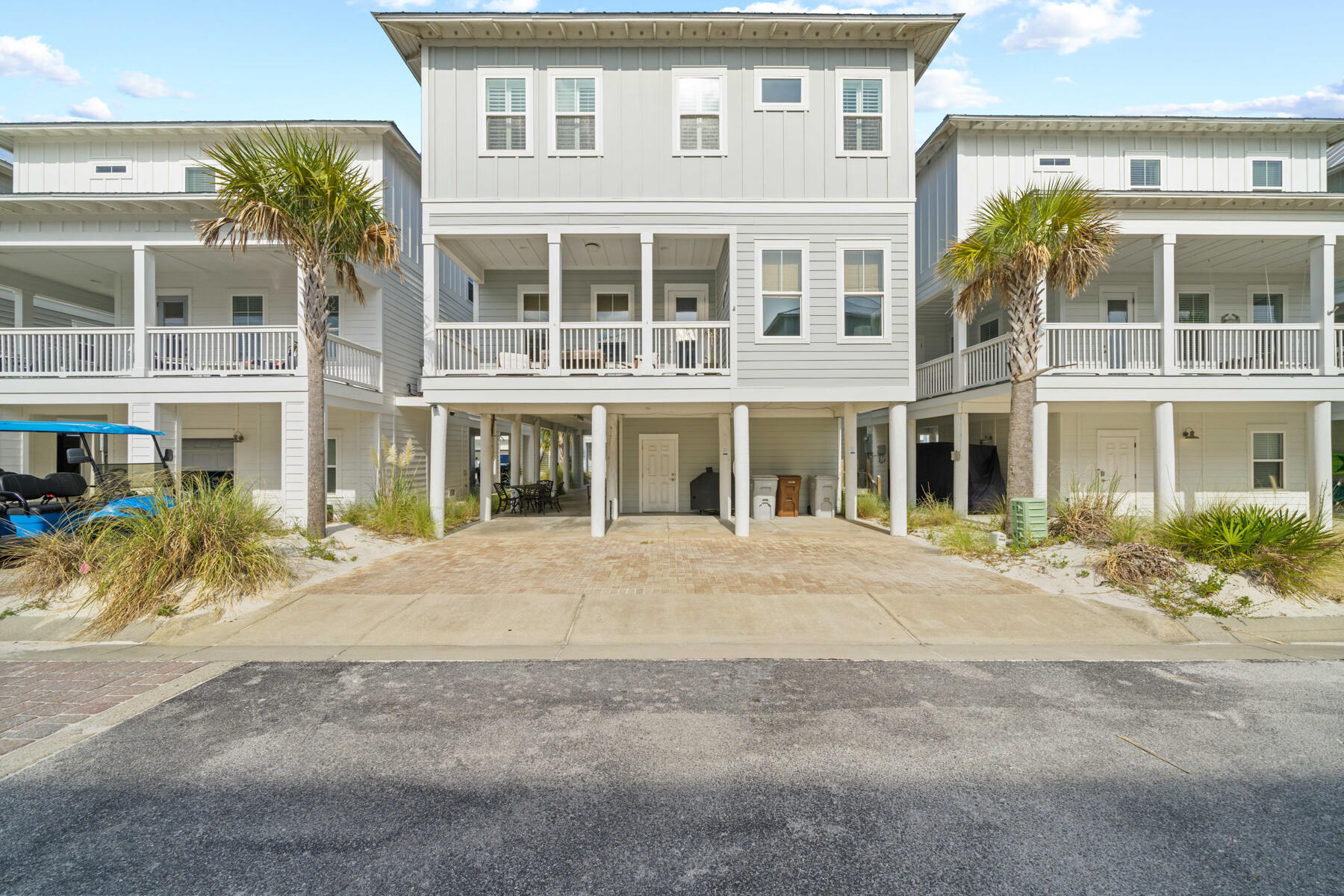 BY THE SEA - Residential