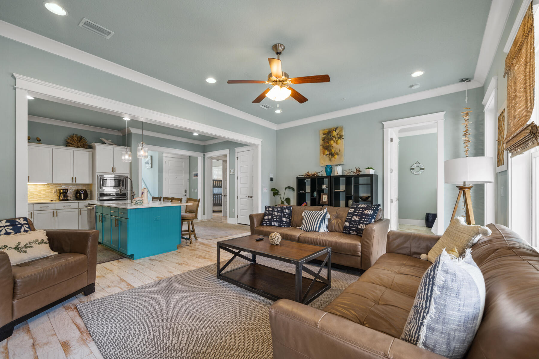 BY THE SEA - Residential