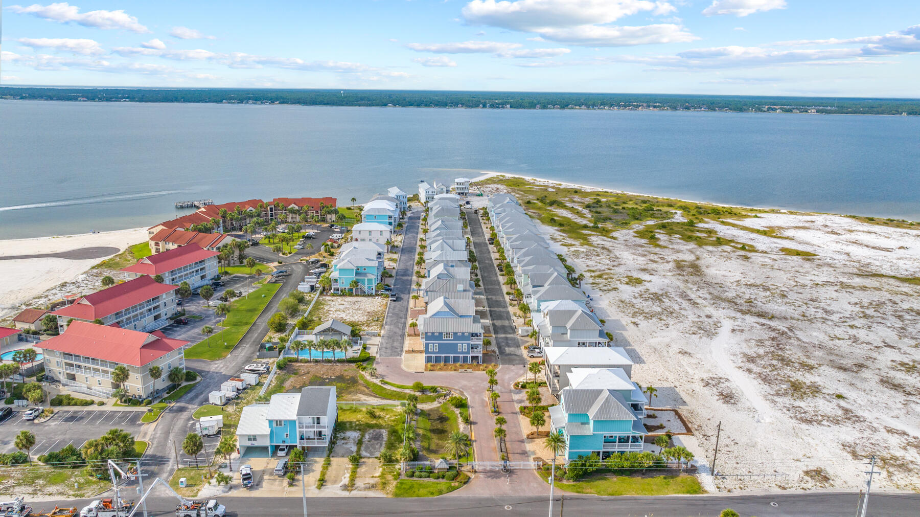 BY THE SEA - Residential