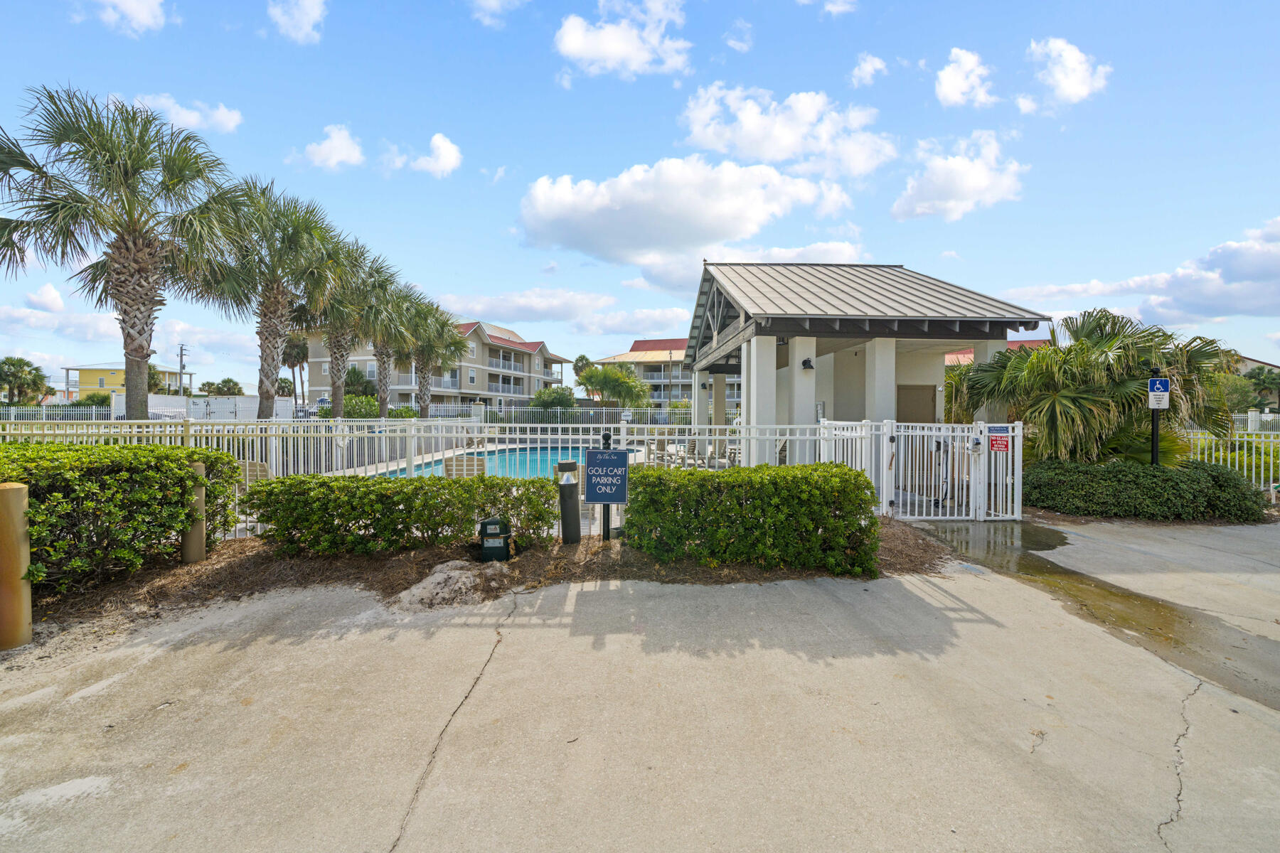 BY THE SEA - Residential