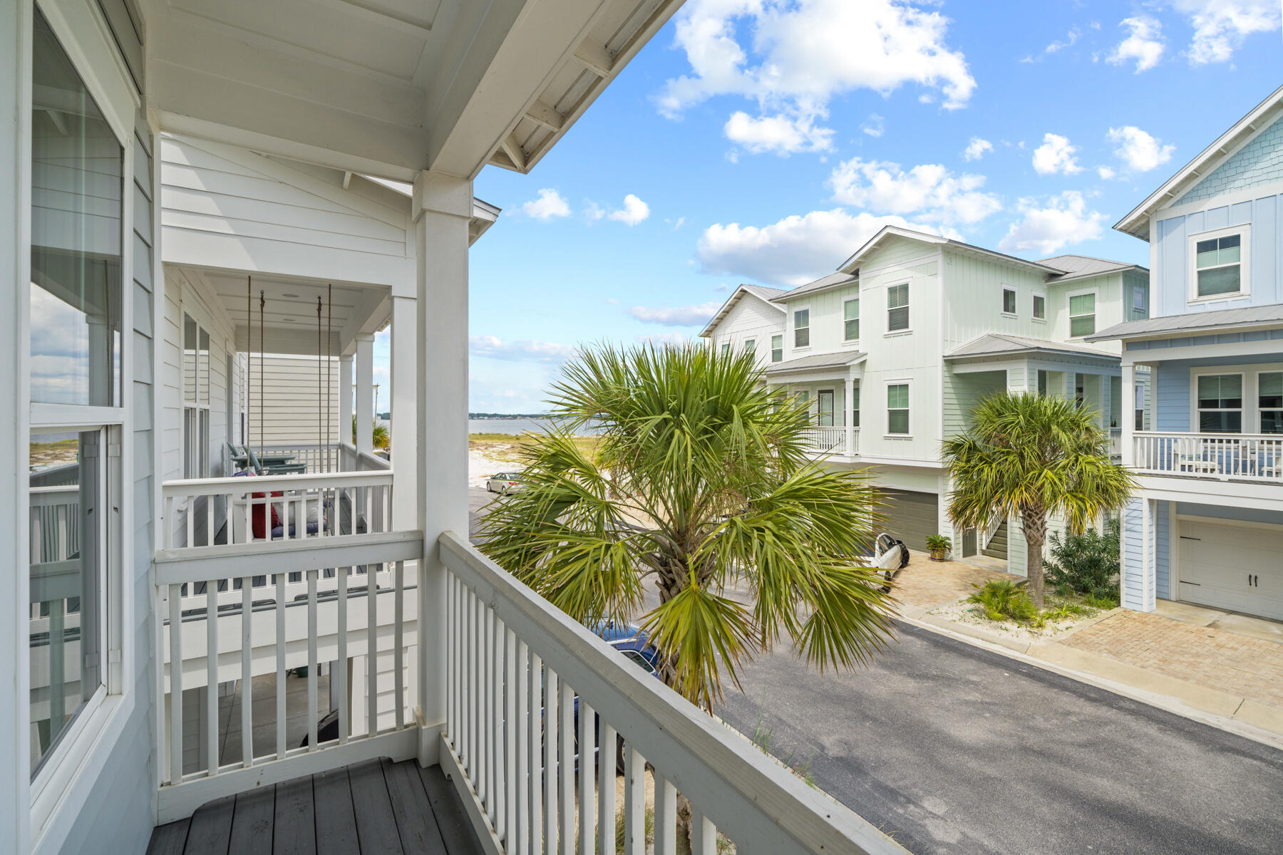 BY THE SEA - Residential