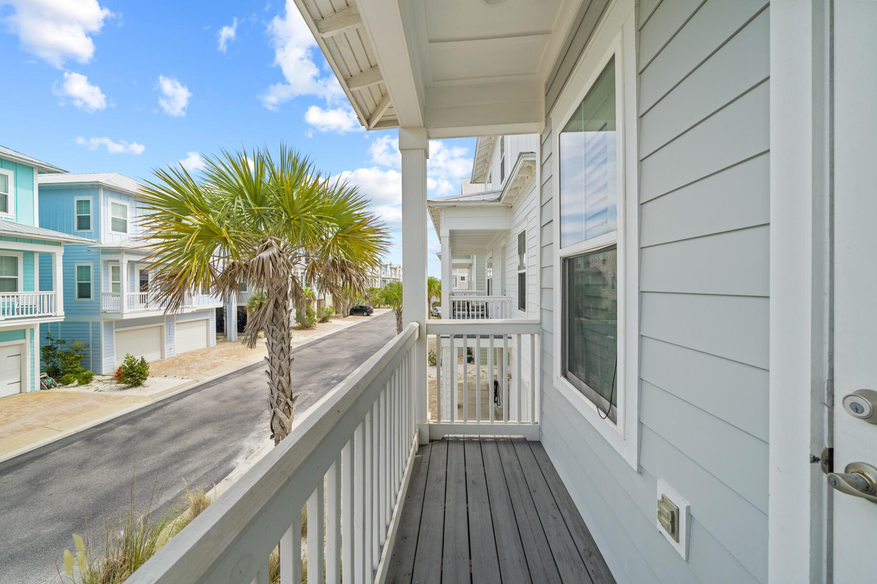 BY THE SEA - Residential