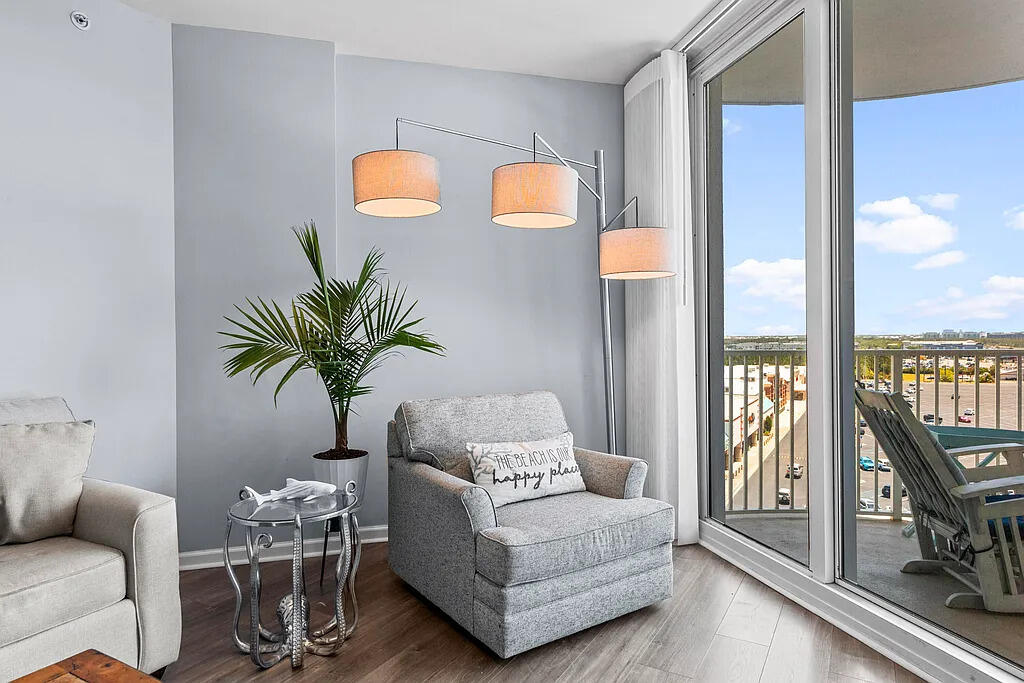 THE PALMS OF DESTIN - Residential