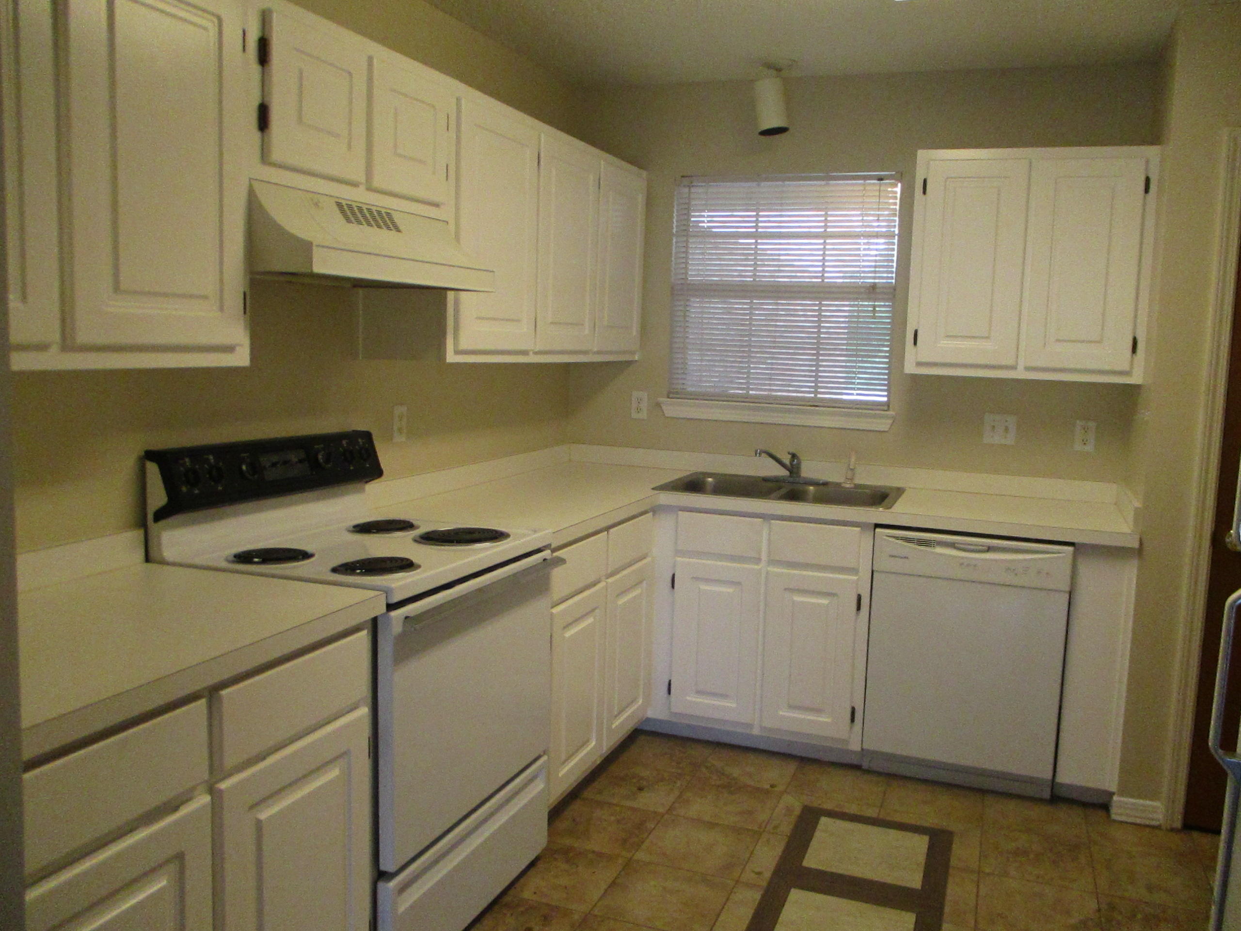 Schneider Dr T/H - Residential Lease