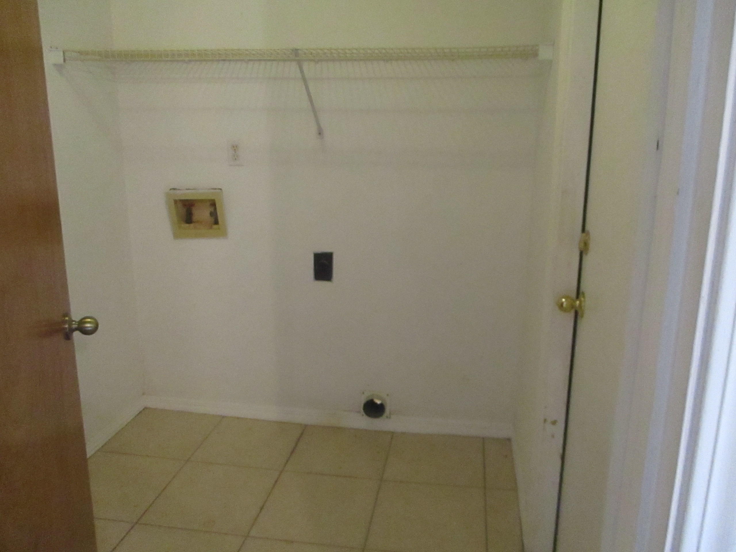 Schneider Dr T/H - Residential Lease