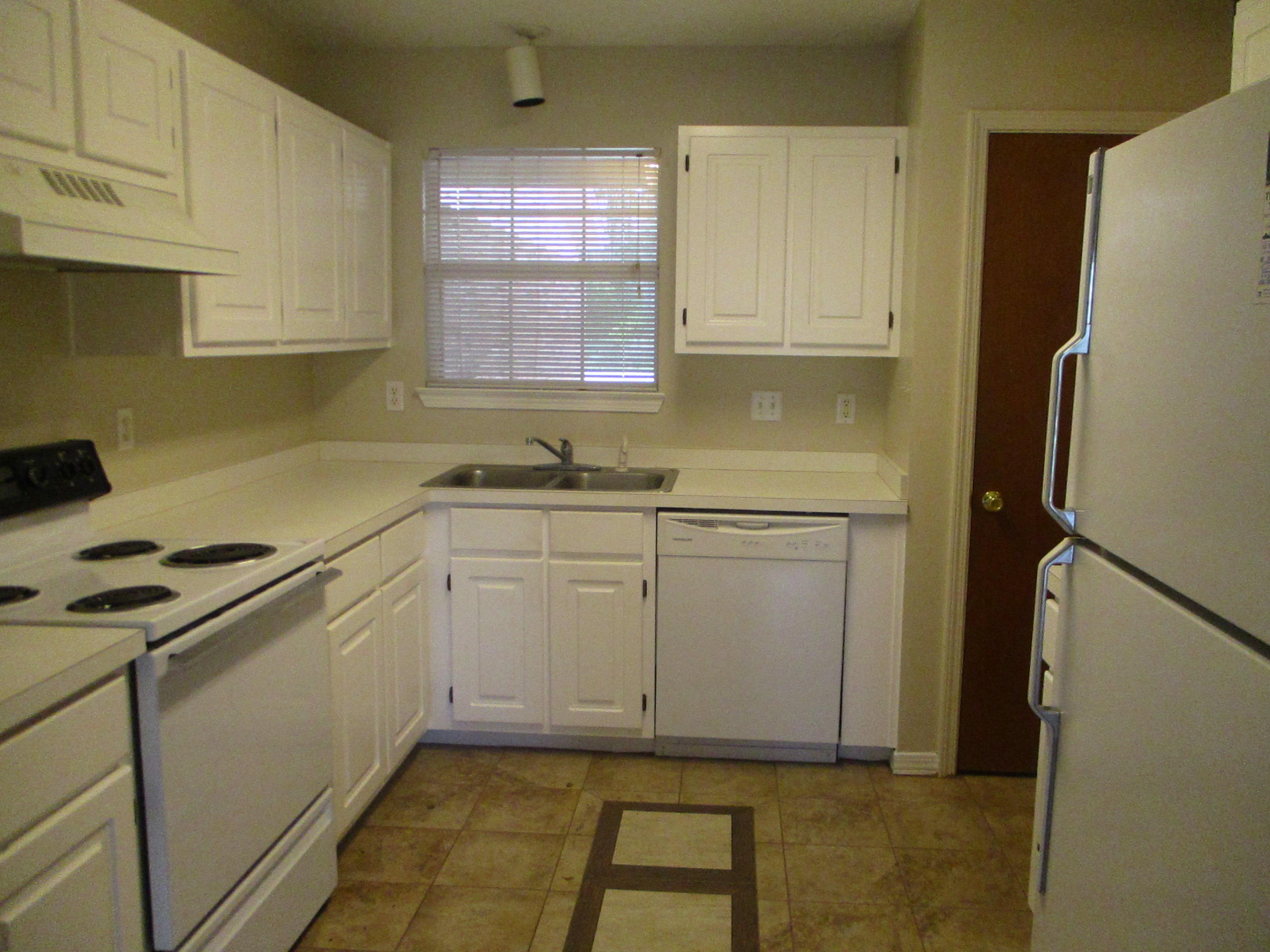 Schneider Dr T/H - Residential Lease