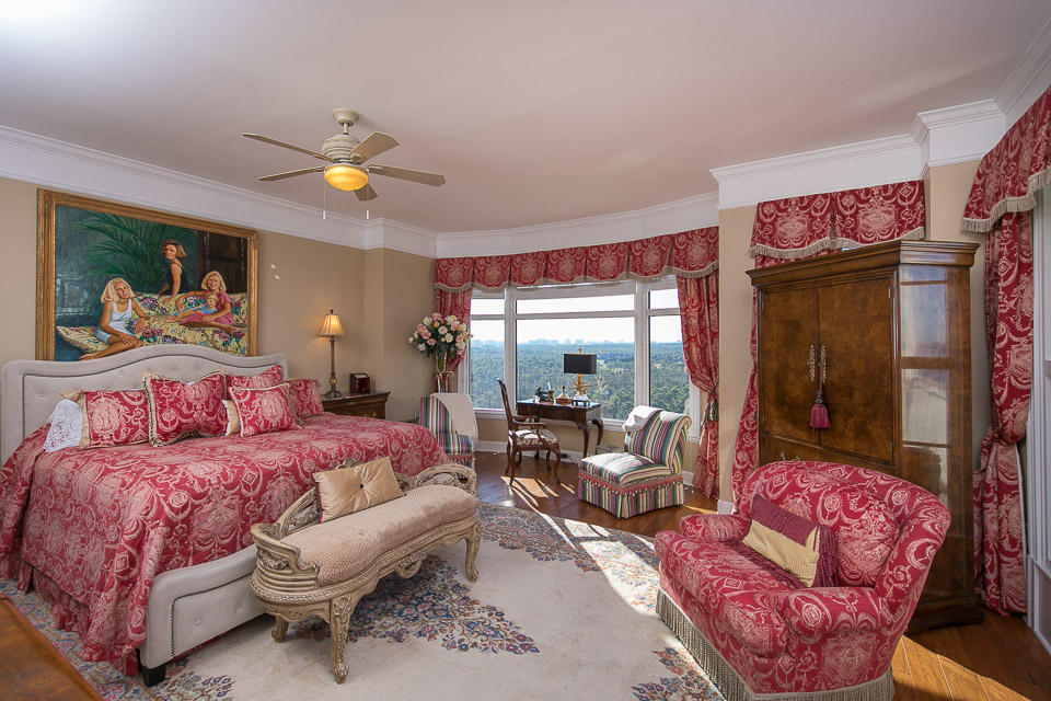 ONE WATER PLACE - Residential